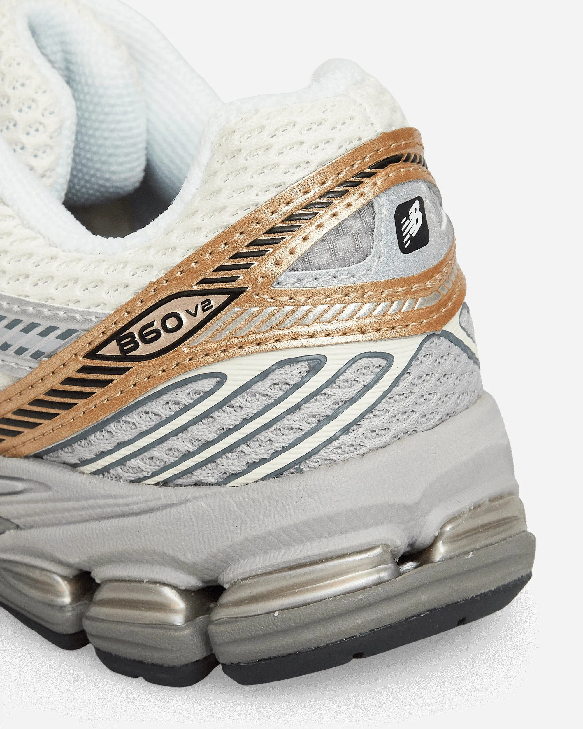 860v2 Sneakers Meersalz / Gold Metallic