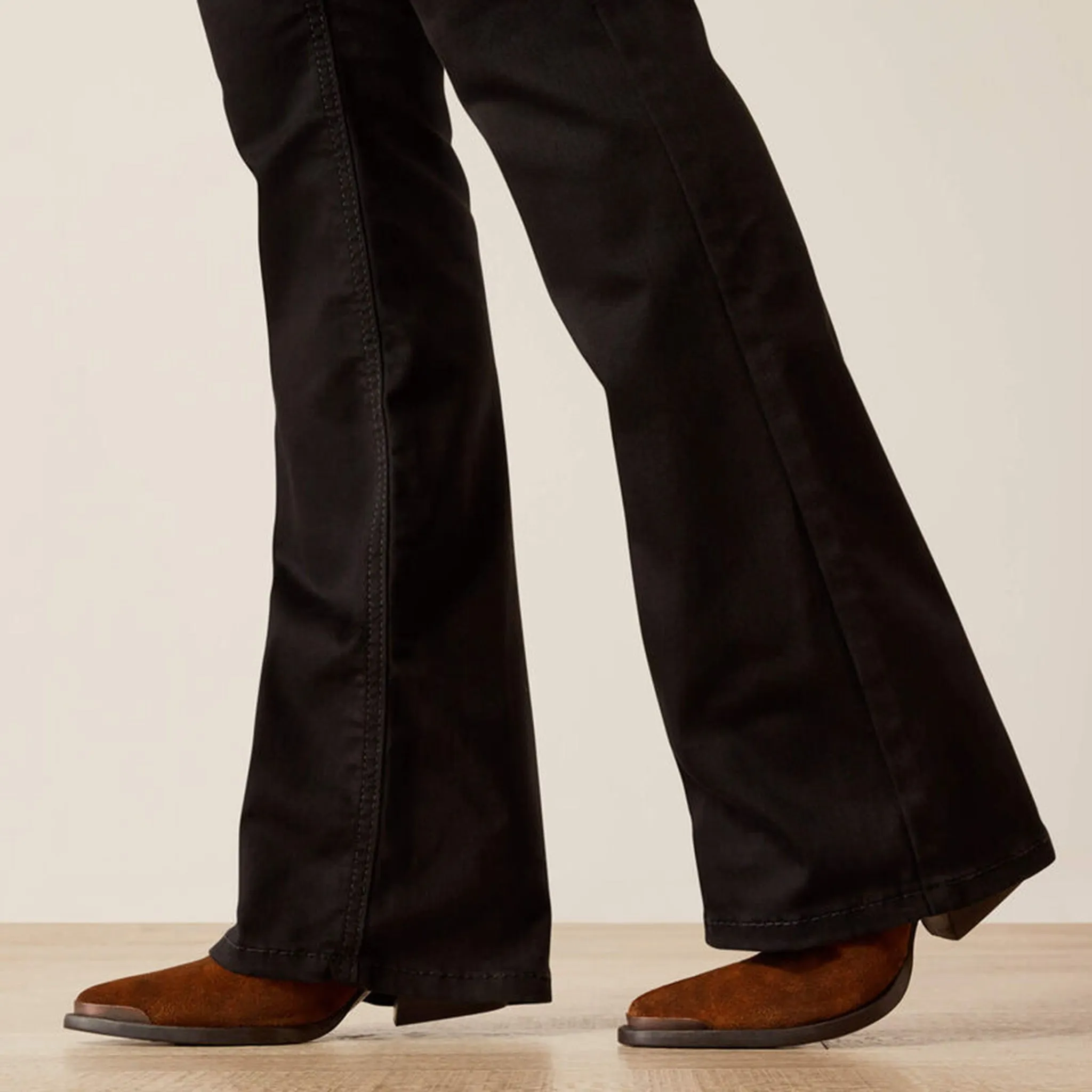Ariat Damen Perfect Rise Ella Bootcut Jeans in Schwarz