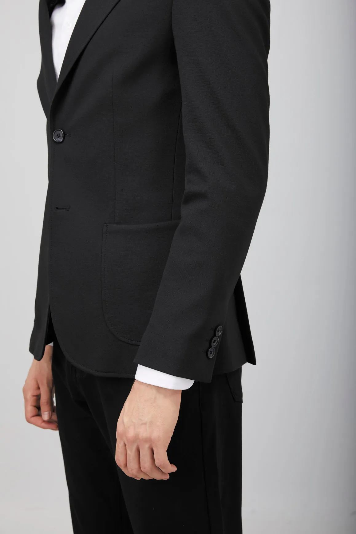 Schwarze Steppjacke mit Kapuze