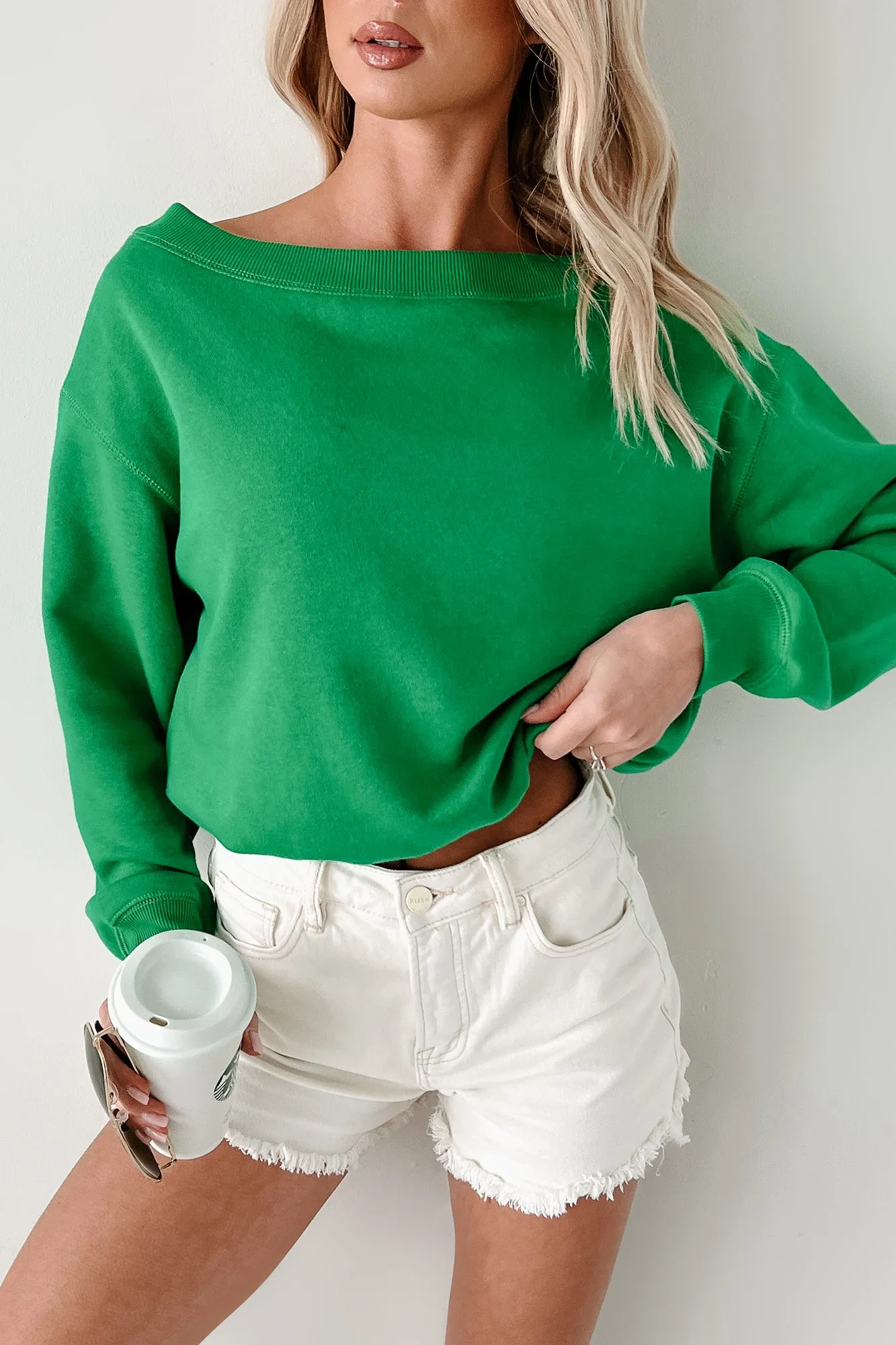Leichter Ein-Schulter-Sweatshirt mit Blasenmuster (Kellygrün)