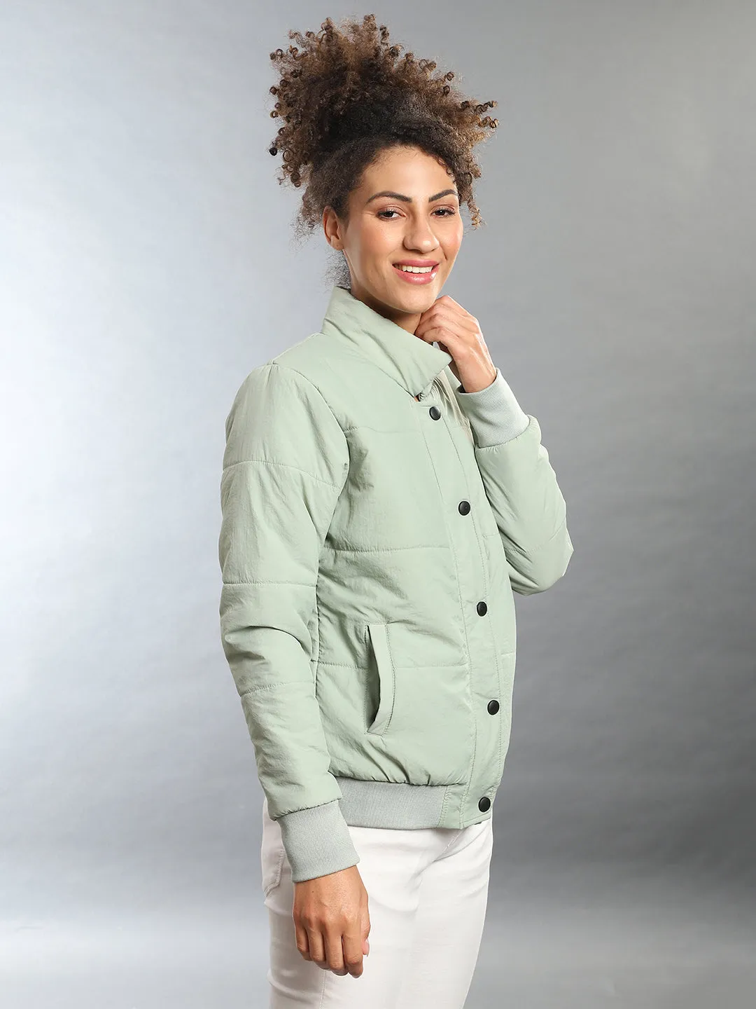 Campus Sutra Damen Solide Windjacke Bomberjacke