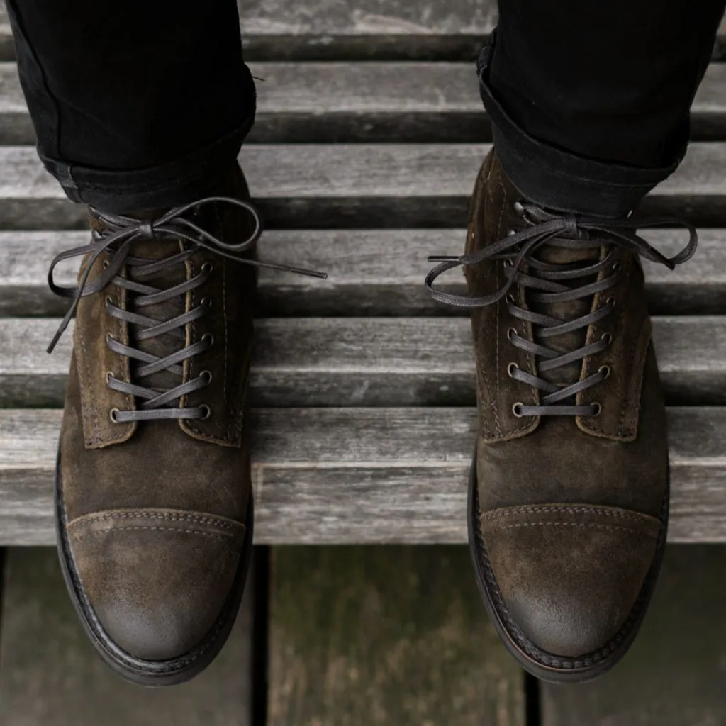 Captain | Dunkelolives Wildleder