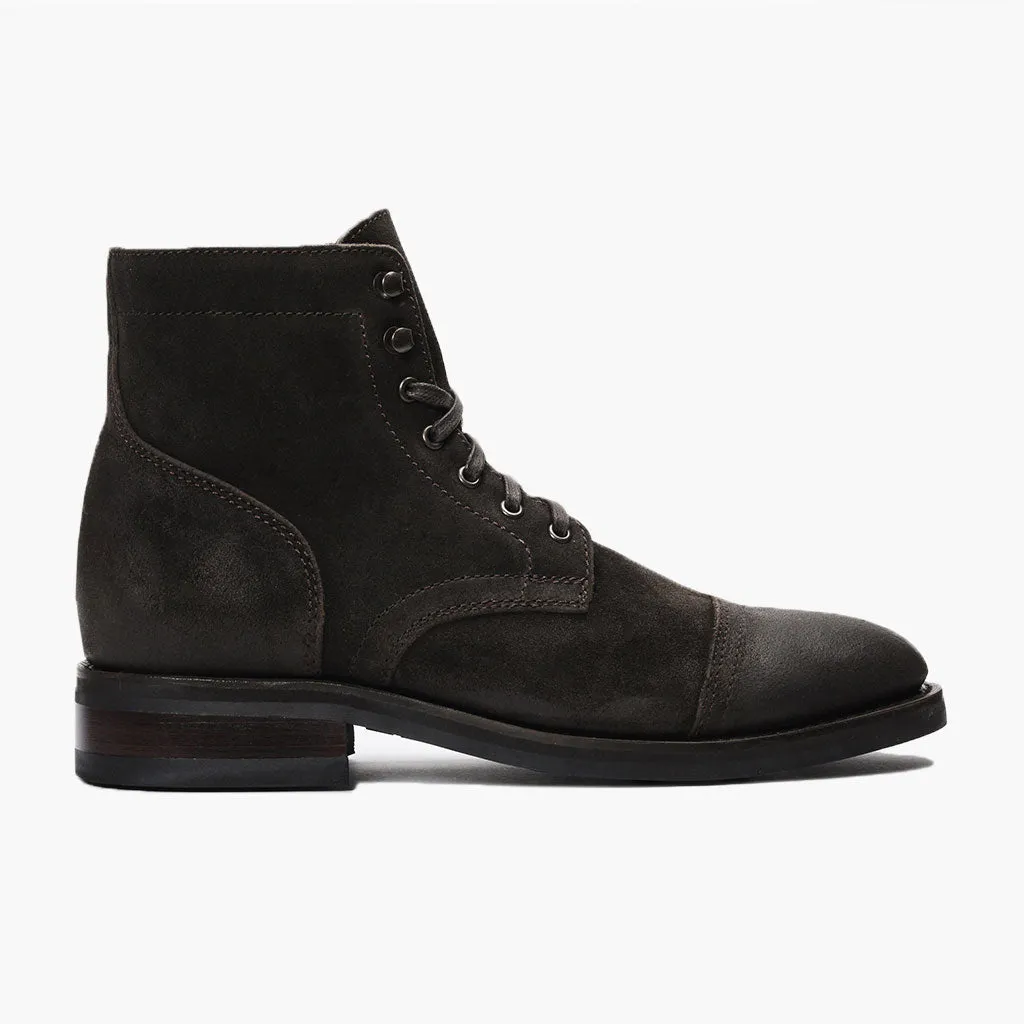 Captain | Dunkelolives Wildleder