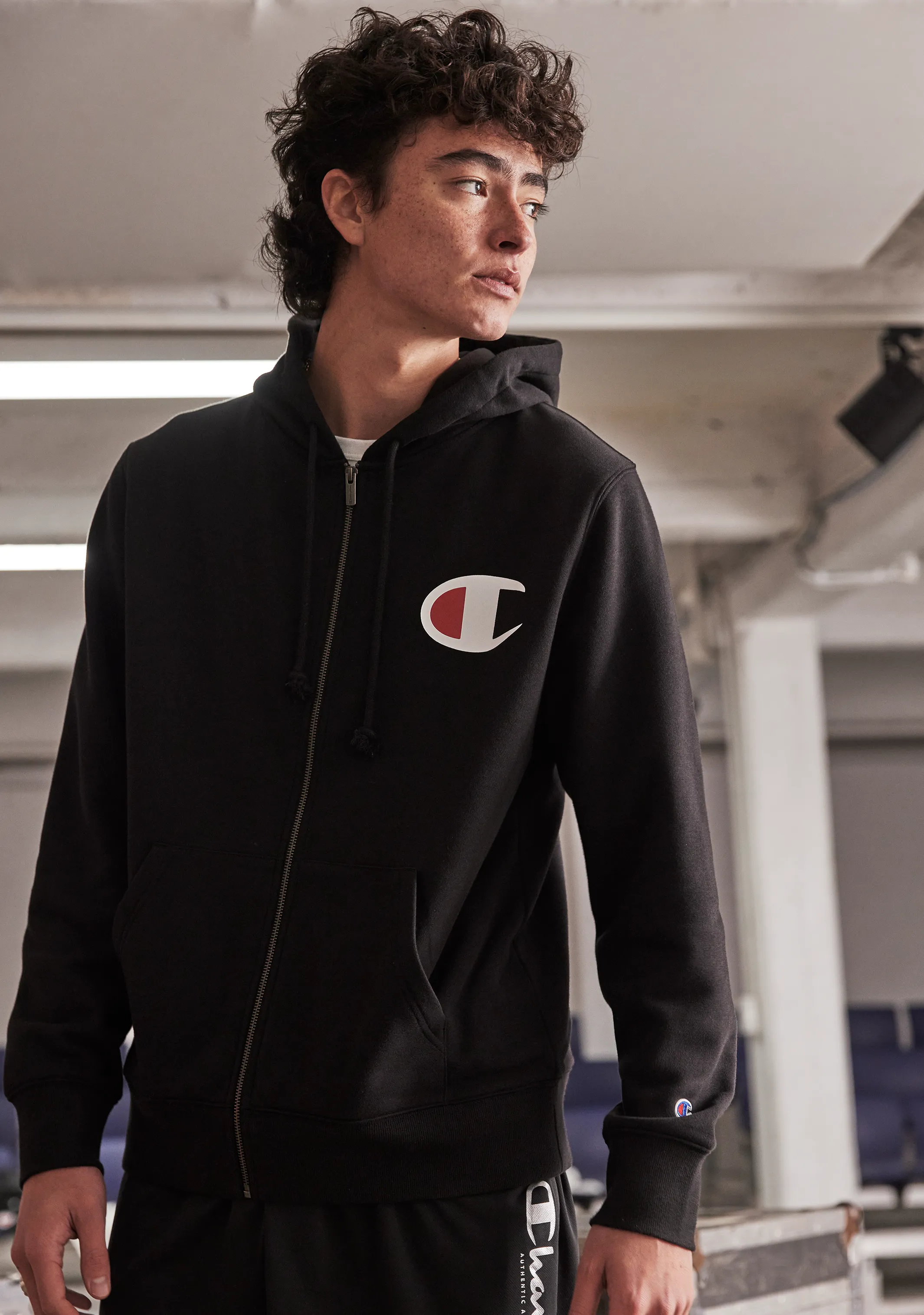 Champion Herren C Logo Kapuzenpullover mit Reißverschluss <br> AVV9N Schwarz