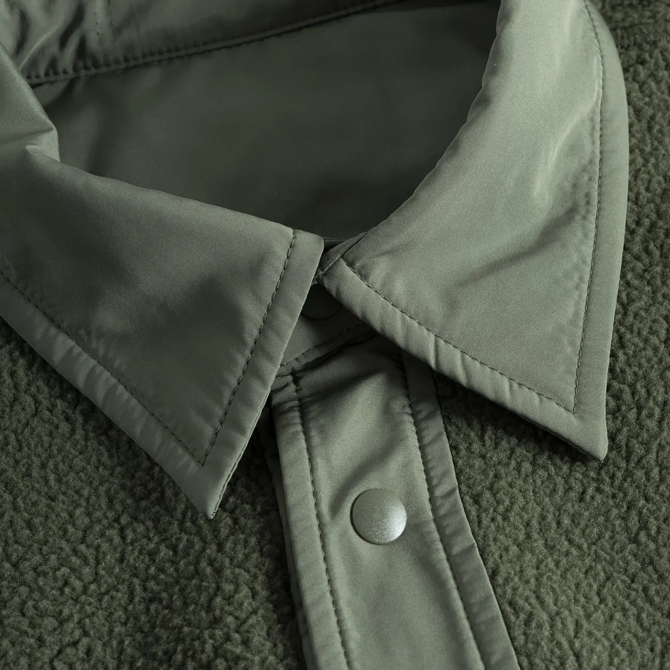 Bekleidung Norse Projects Herren Norse Projects Ulrik Reversibles Fleece Overshirt Efeugrün