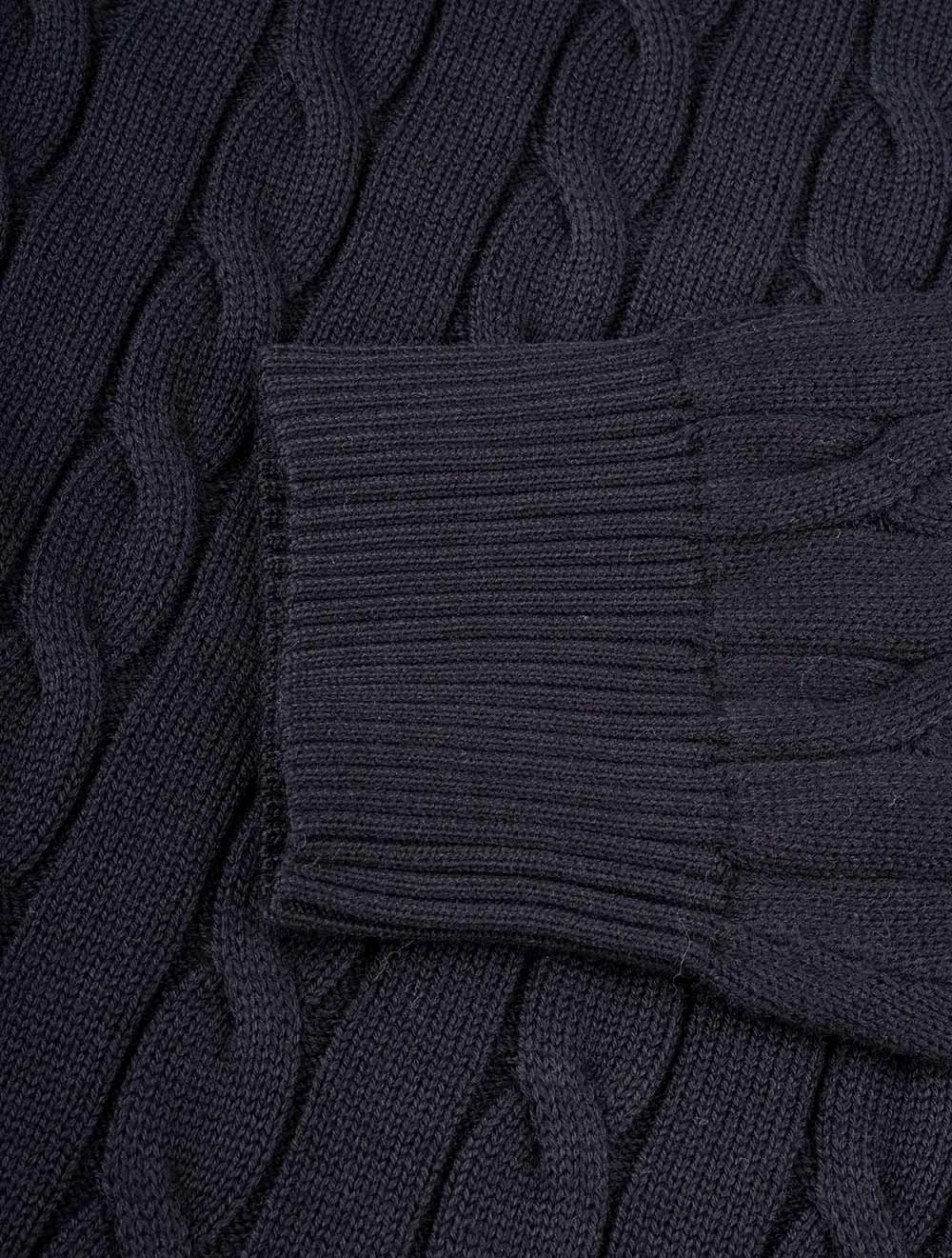 Baumwoll-Cable-Strickpullover mit Rundhalsausschnitt in Abendblau