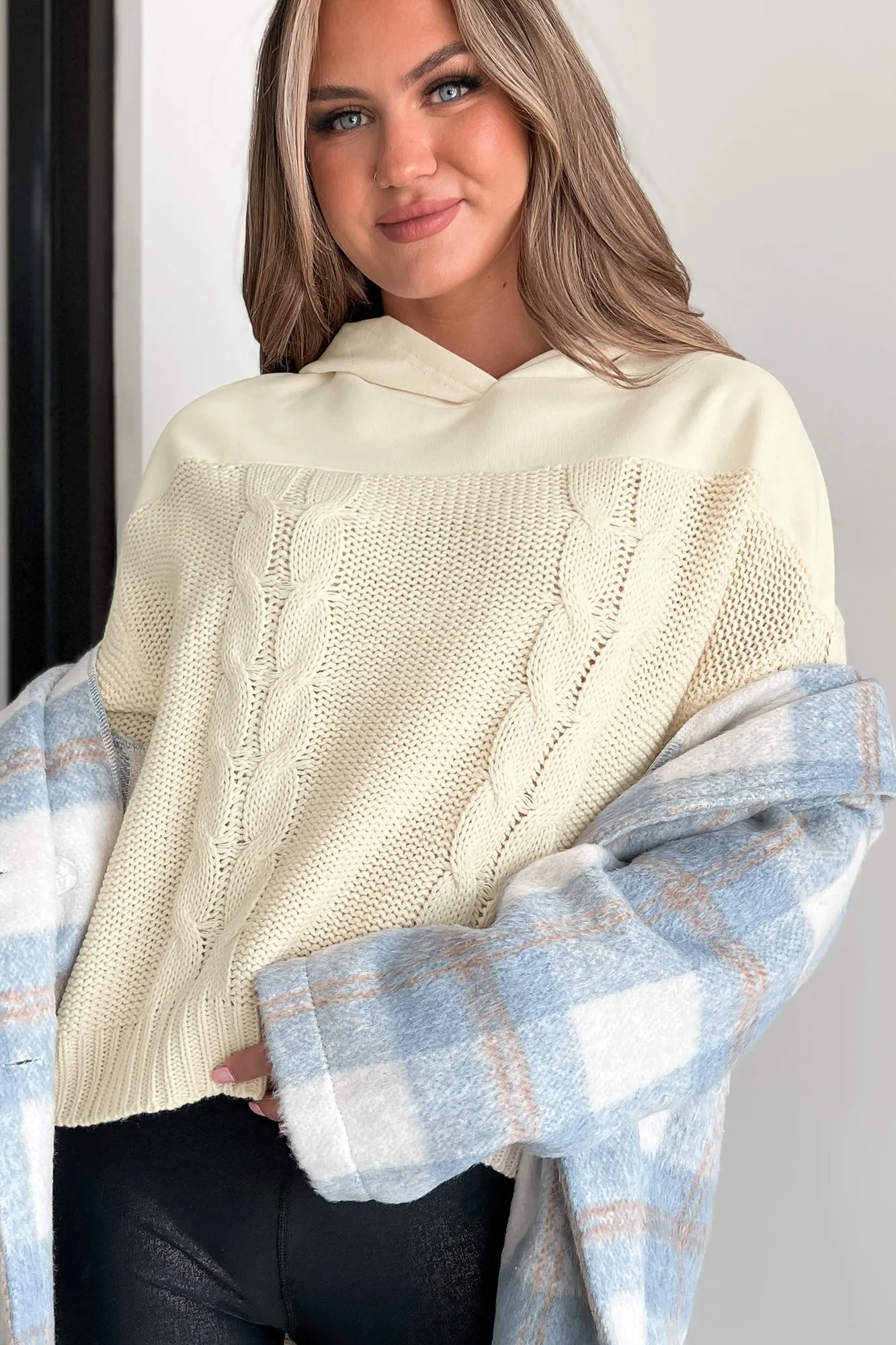 Gemütliche Accord-Strickkapuzenjacke (Eierschale)