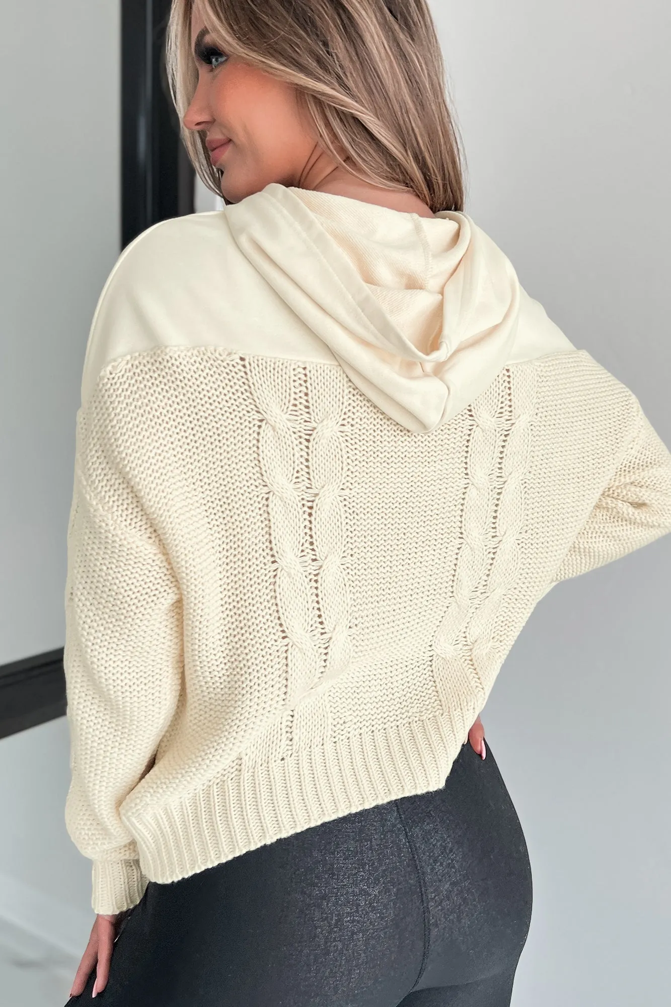 Gemütliche Accord-Strickkapuzenjacke (Eierschale)