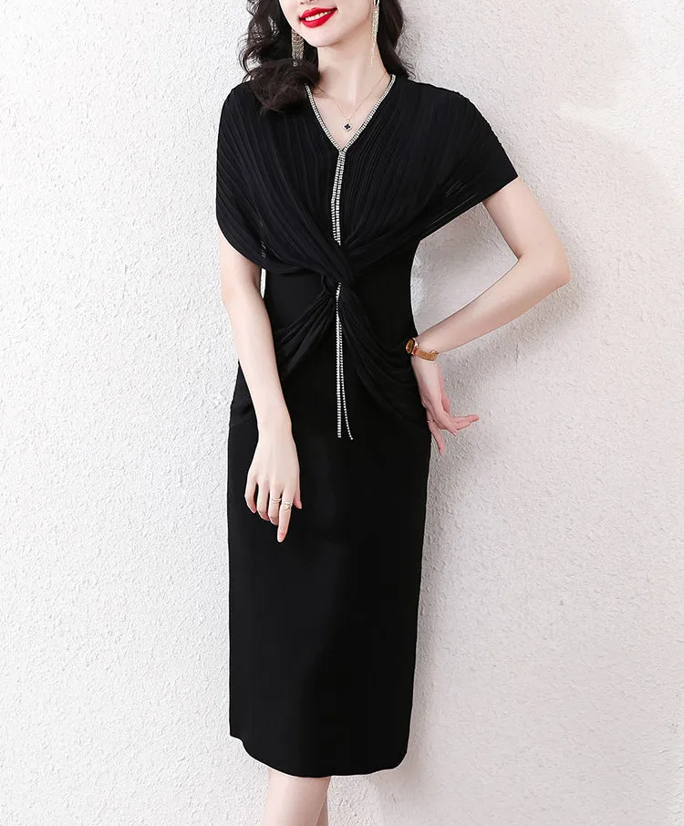 Elegantes Damen-Schlankes Falten-Kleid mit V-Ausschnitt