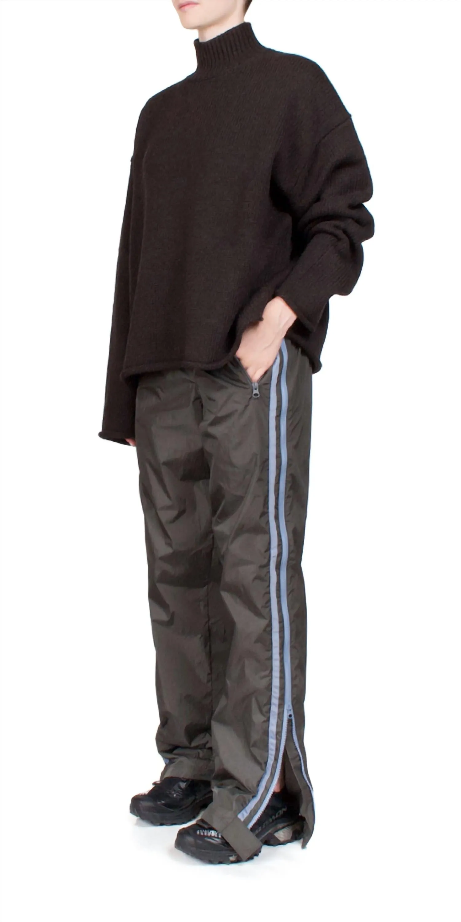 Alltäglicher Mockneck-Pullover in Ebenholz