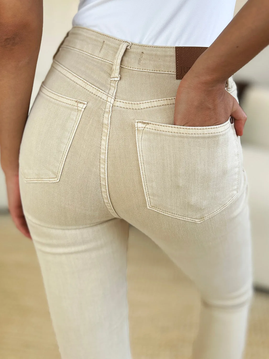 Judy Blue Skinny Jeans in Normalgröße mit Bauchkontroll-Effekt und Garment-Dyed-Optik