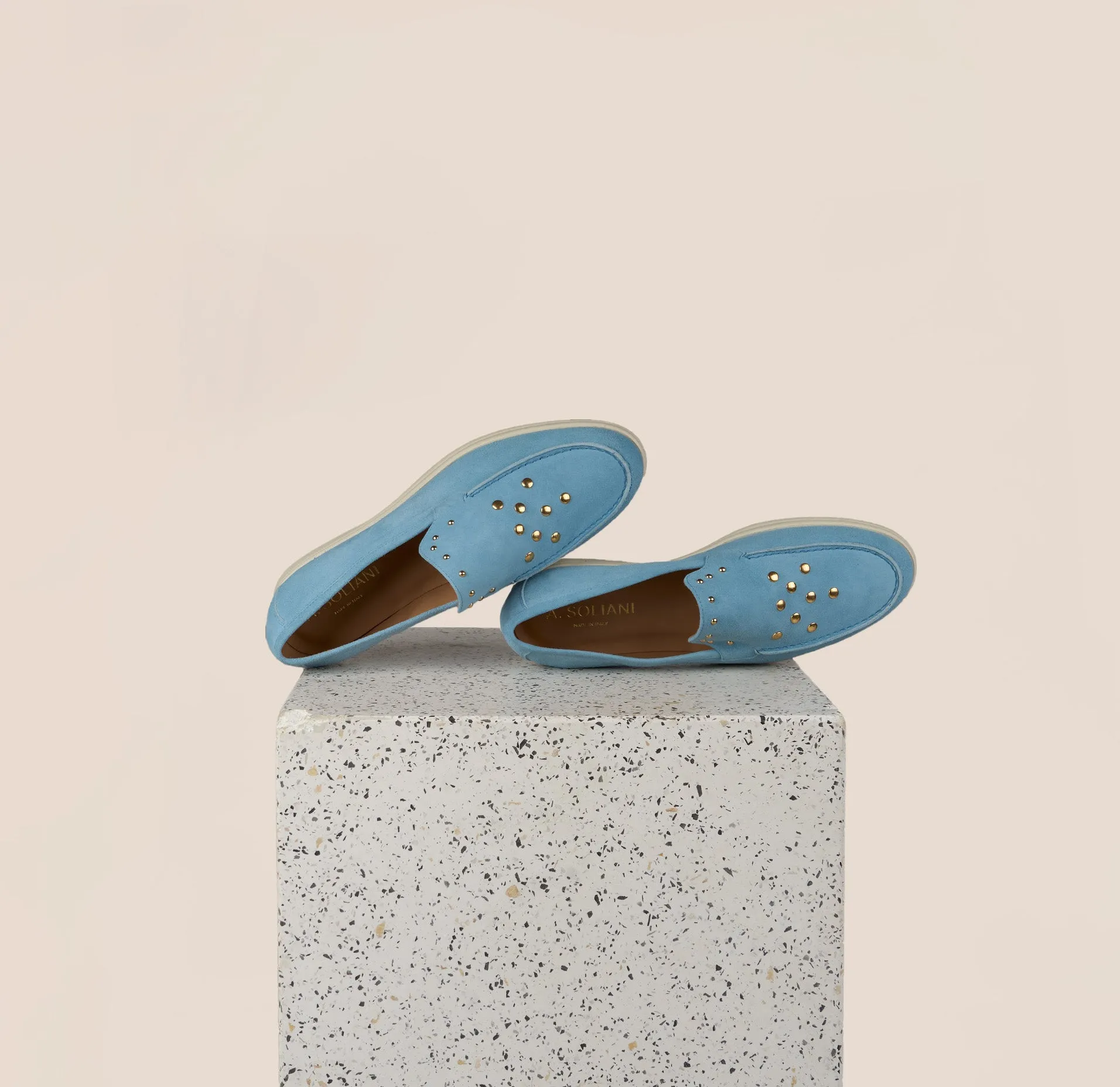 Lisa Studded - Himmelblau