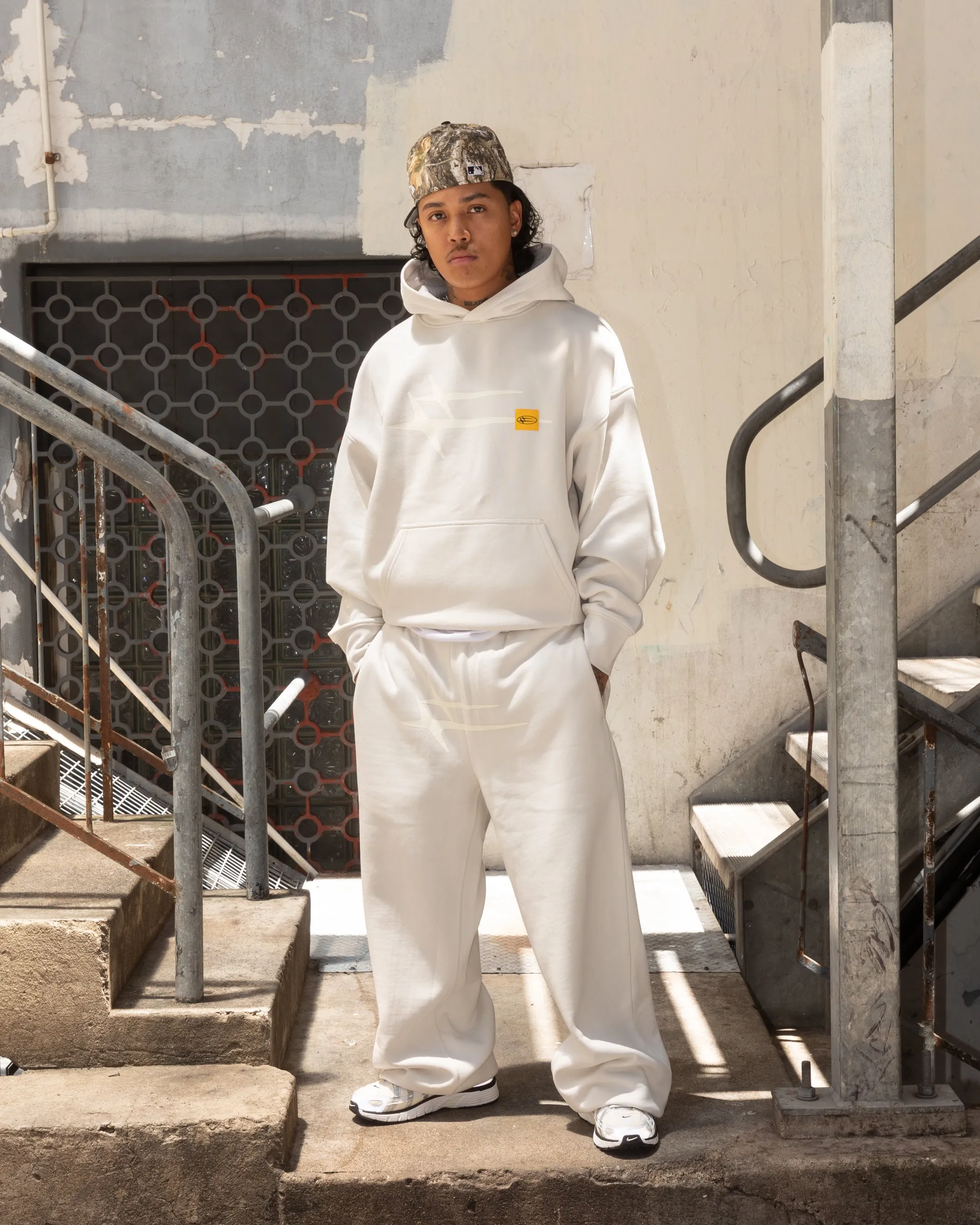 Loiter Hybrid Premium Hoodie Stein
