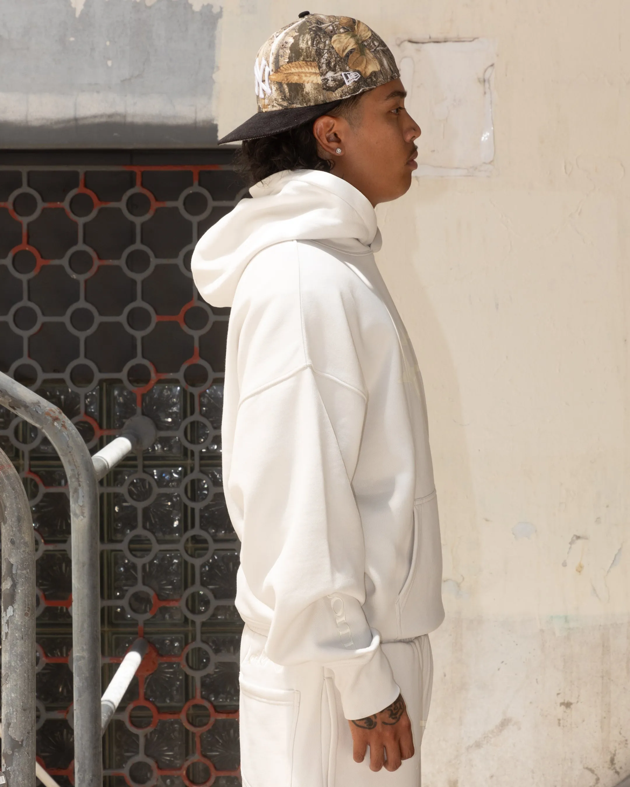 Loiter Hybrid Premium Hoodie Stein