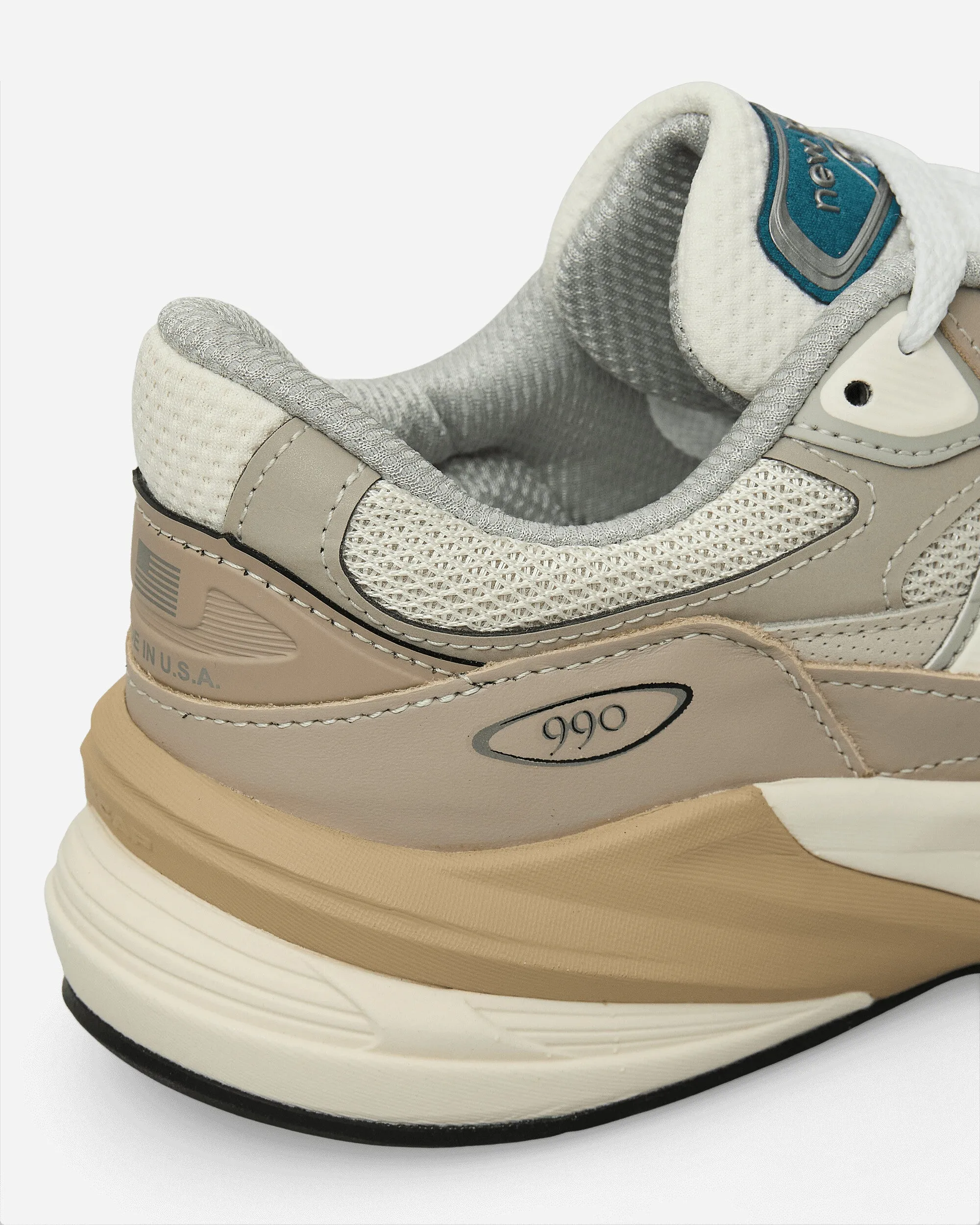 In den USA hergestellte 990v6 Sneakers in Hellbraun / Mondgestein