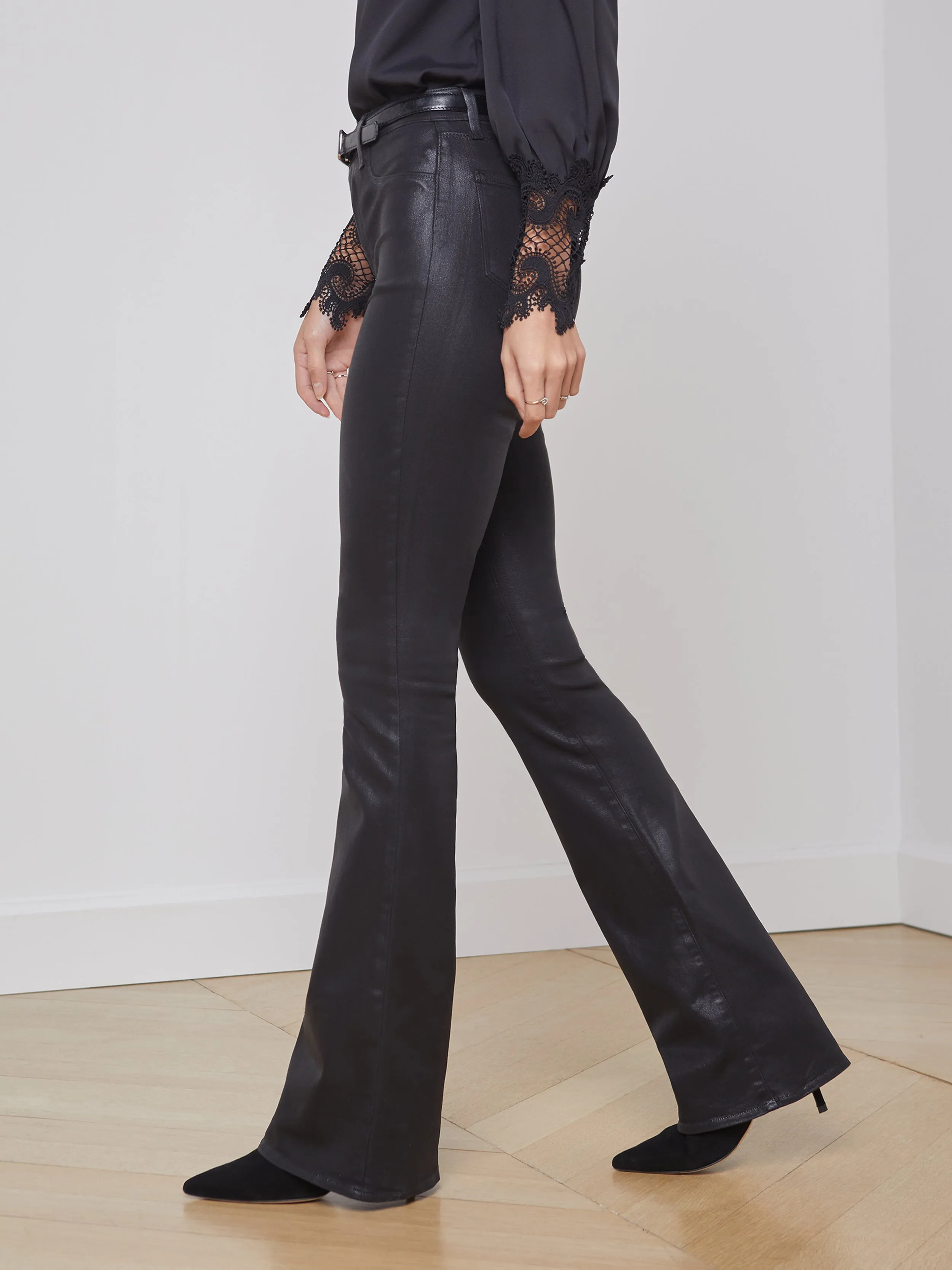 Marty Beschichtete Flare-Jeans