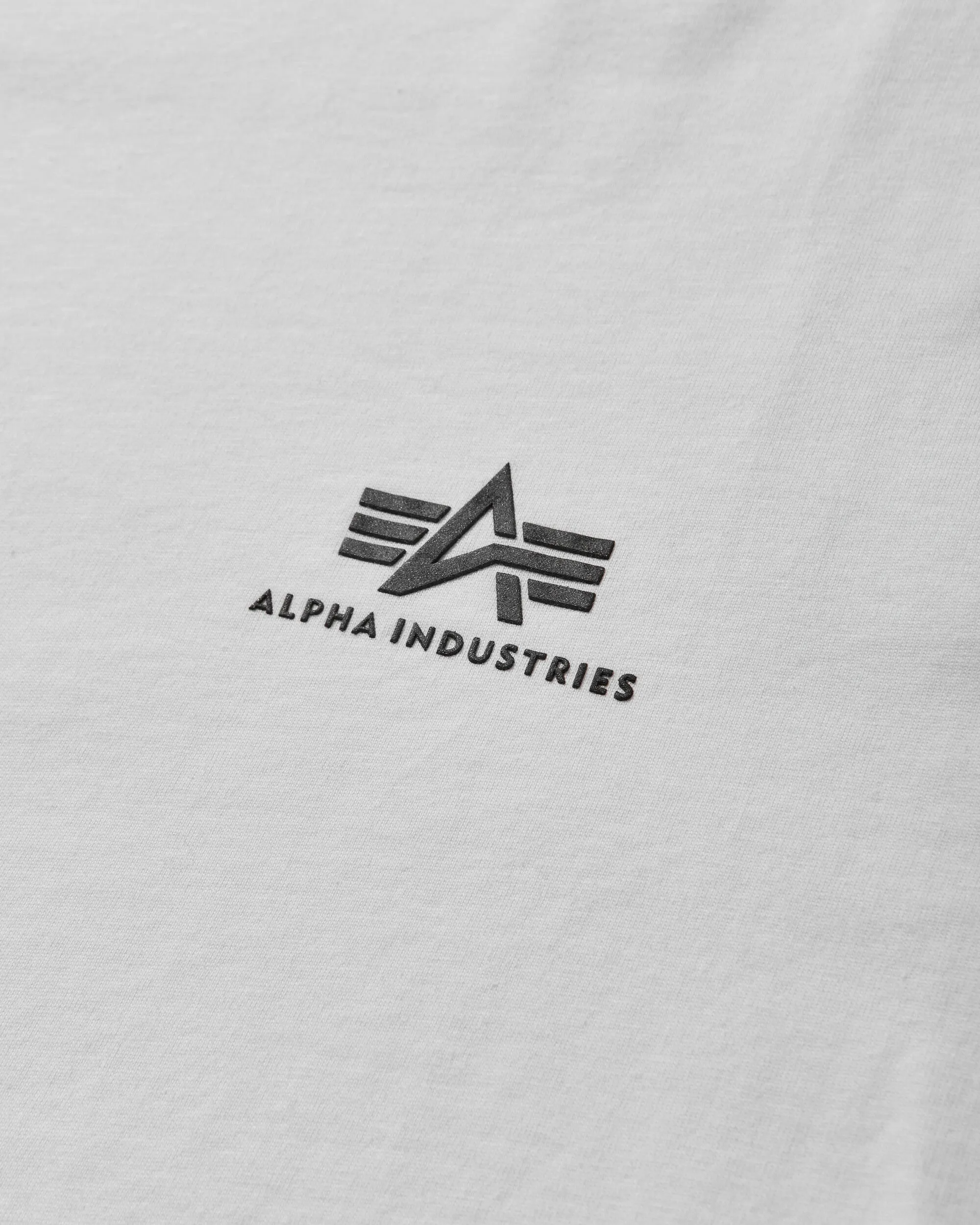 Herren Basic T-Shirt mit kleinem Logo in Weiß