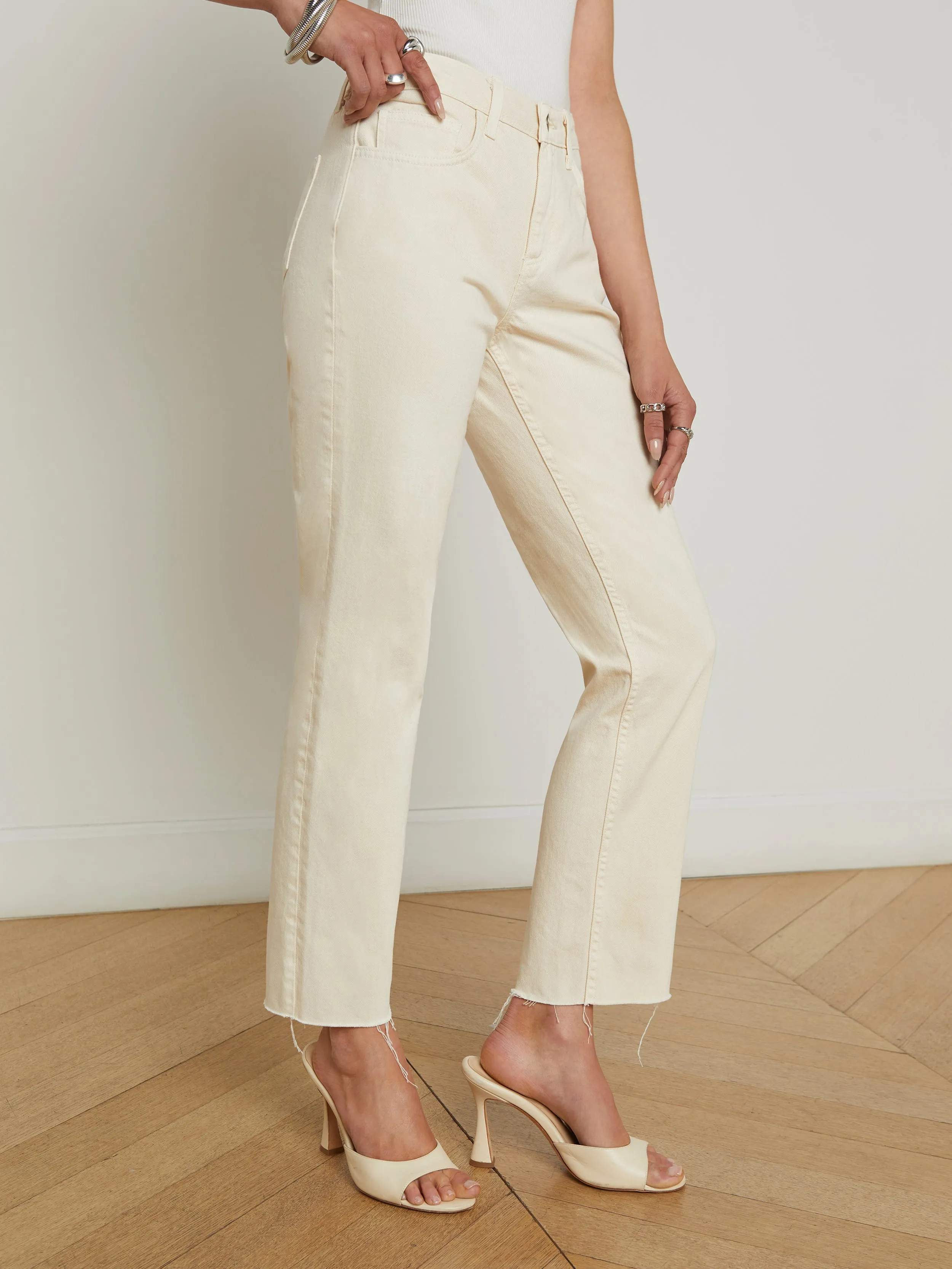 Milana Schlaffer Schornstein-Jeans