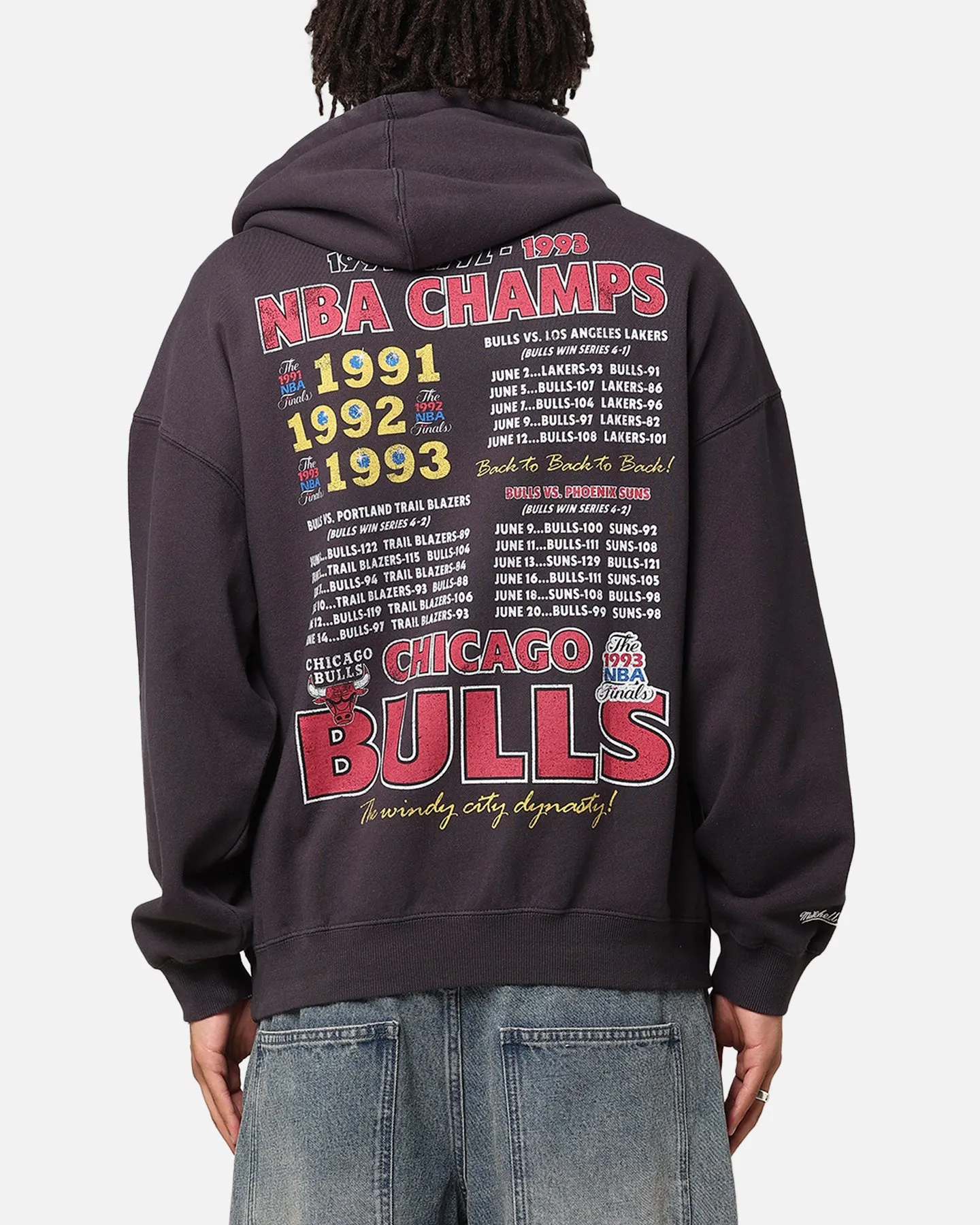Mitchell & Ness Chicago Bulls Finals Champion Hoodie Overdyed Schwarz