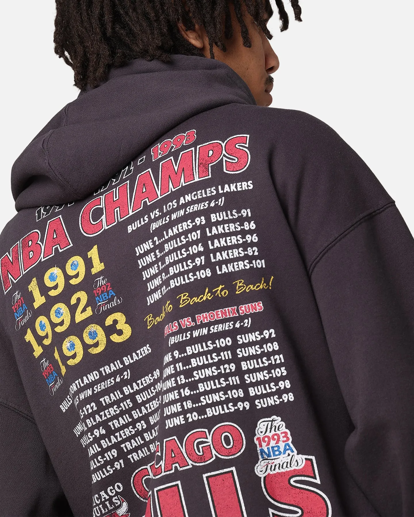 Mitchell & Ness Chicago Bulls Finals Champion Hoodie Overdyed Schwarz