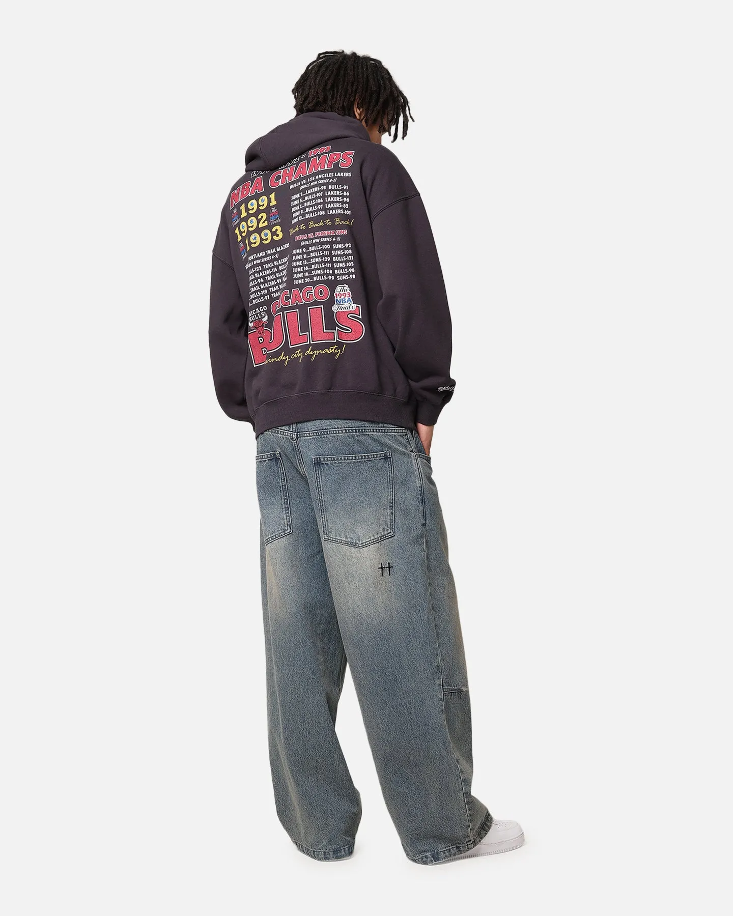 Mitchell & Ness Chicago Bulls Finals Champion Hoodie Overdyed Schwarz
