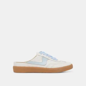 HINWEIS SLIDE SNEAKERS WEIß BLAU ÖSEN