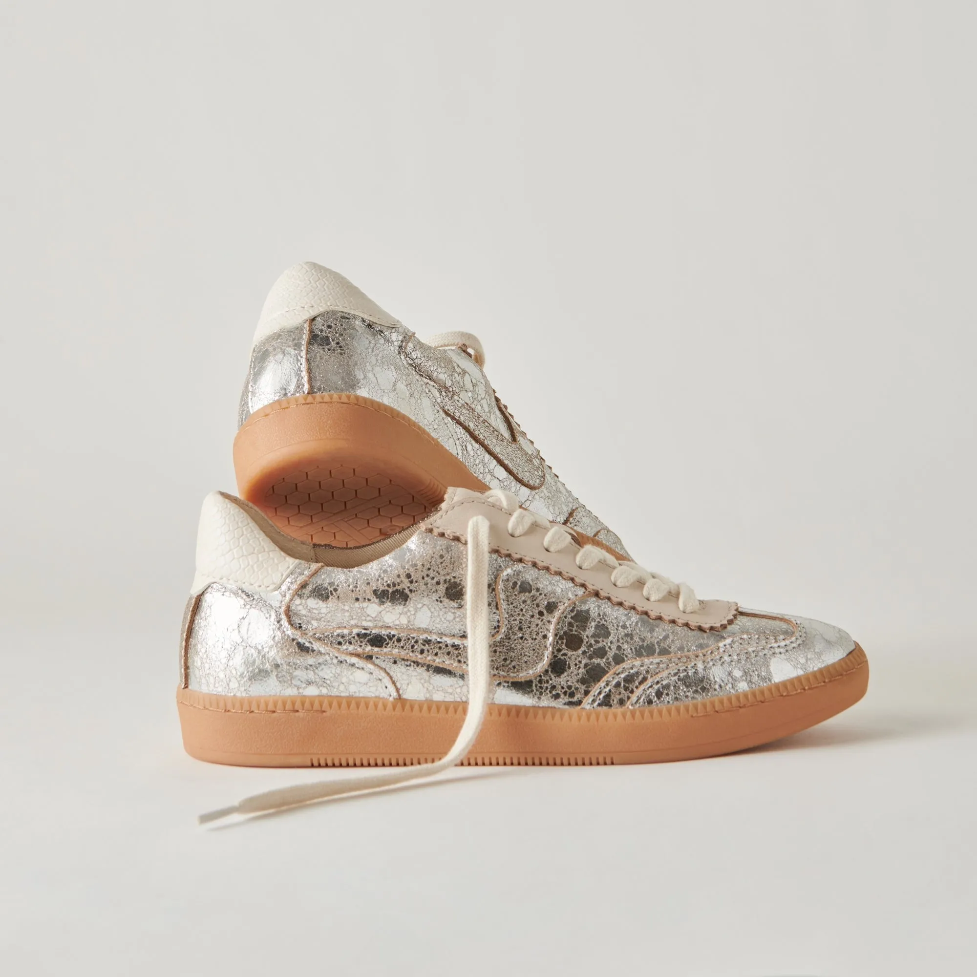 NOTICE SNEAKERS SILVER ANGEWITZERTES LEDER