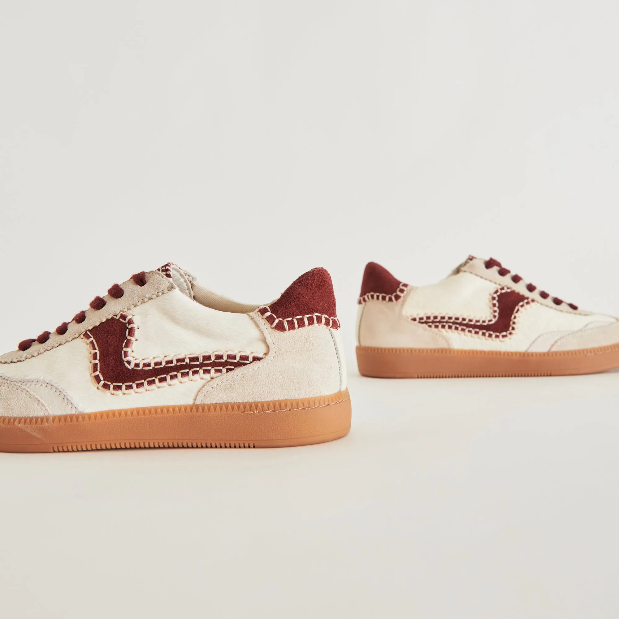 HINWEIS STITCH SNEAKER WEIß ROT KALBSHAAR