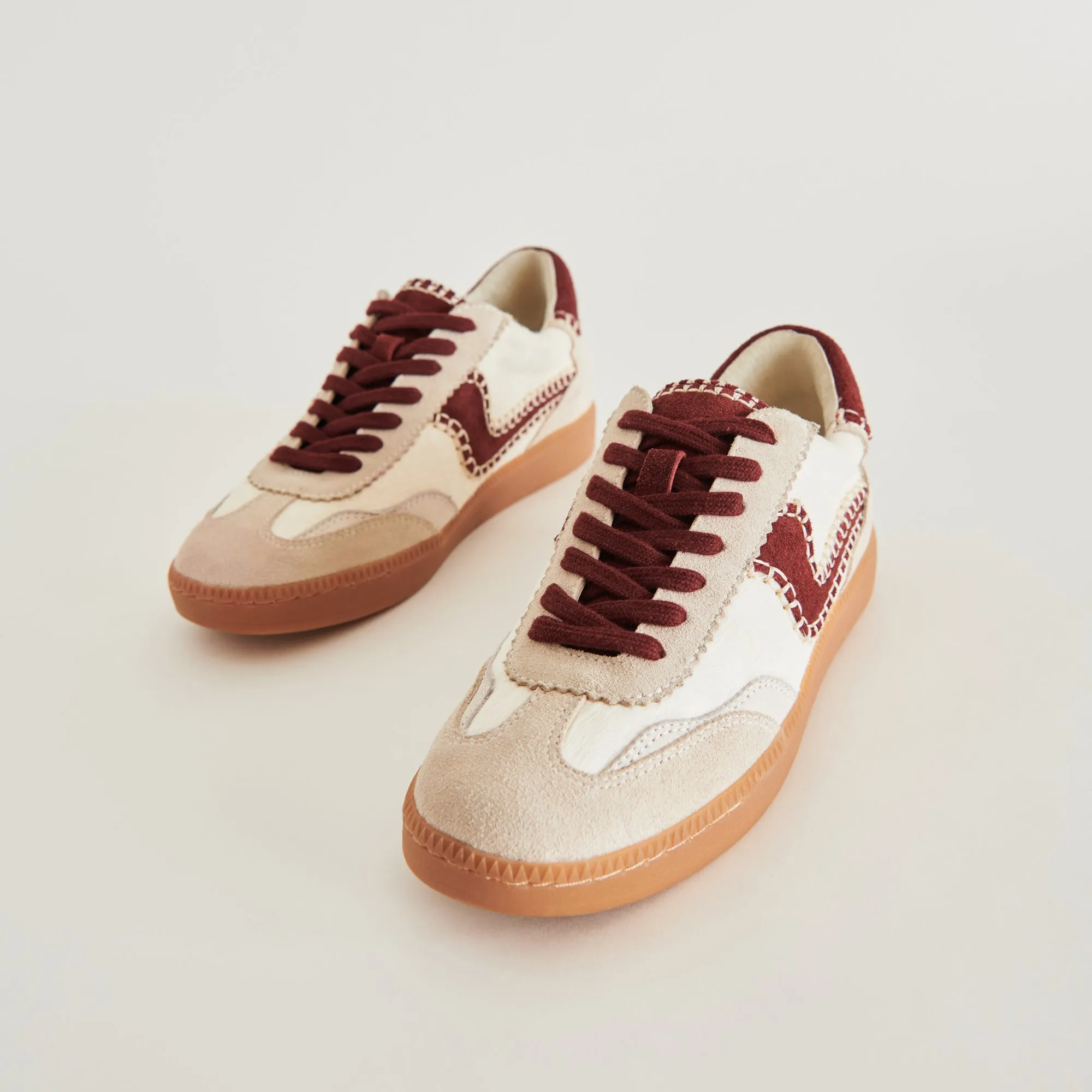 HINWEIS STITCH SNEAKER WEIß ROT KALBSHAAR