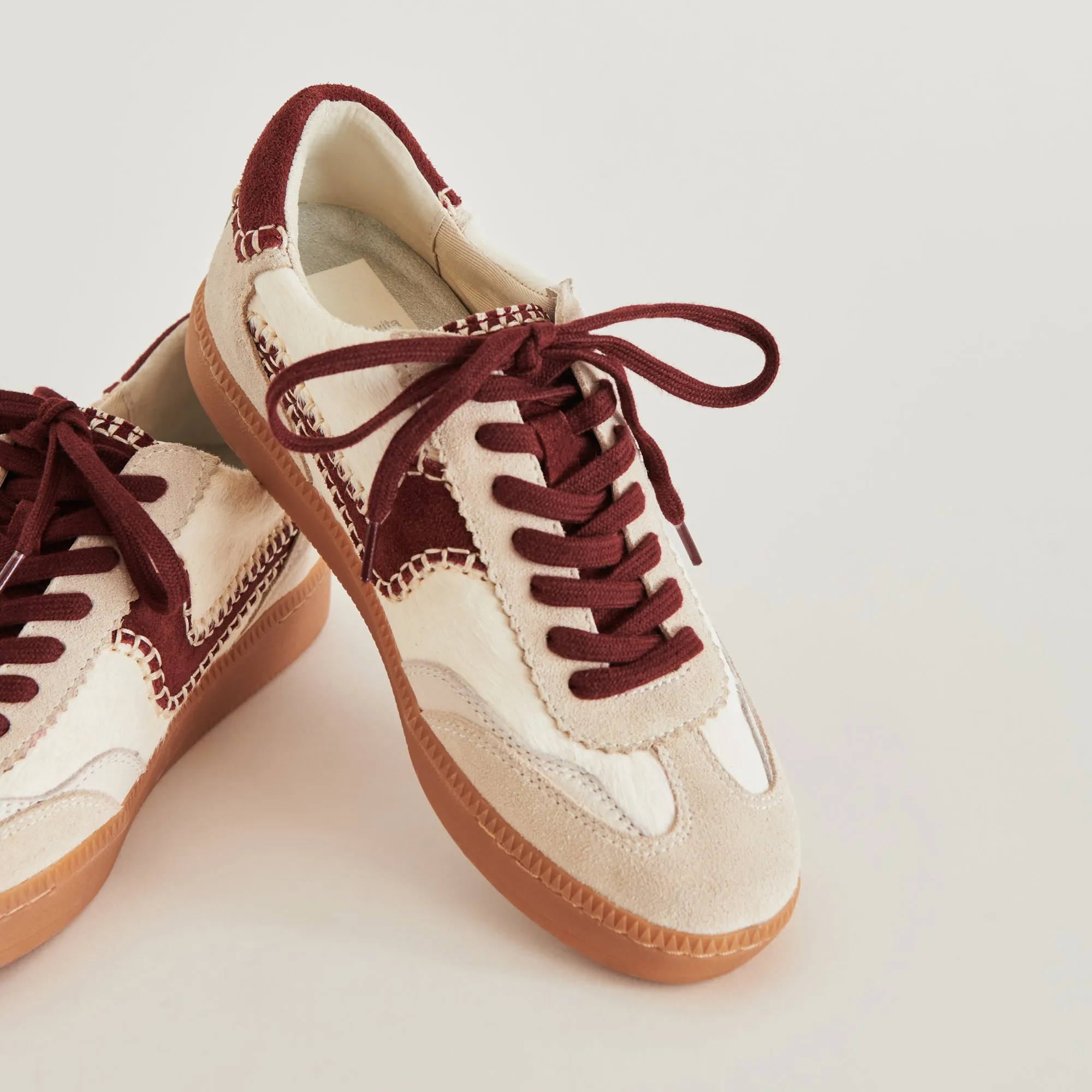 HINWEIS STITCH SNEAKER WEIß ROT KALBSHAAR