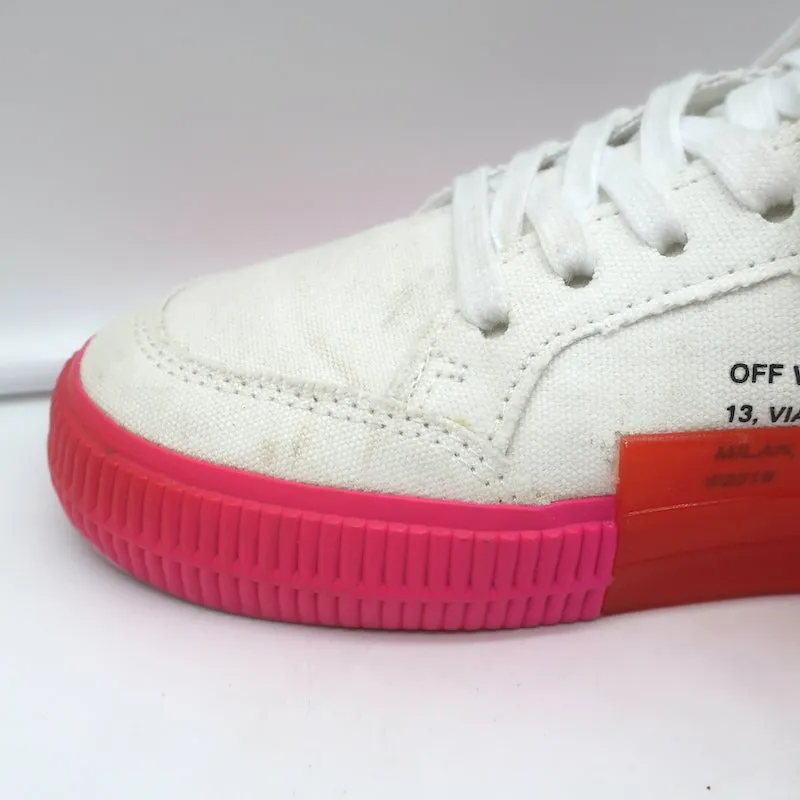Off-White Vulkanisierte Low-Top-Sneaker Weiße Leinwand & Pink Wildleder Größe 37