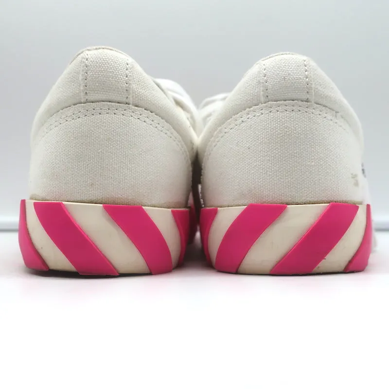 Off-White Vulkanisierte Low-Top-Sneaker Weiße Leinwand & Pink Wildleder Größe 37