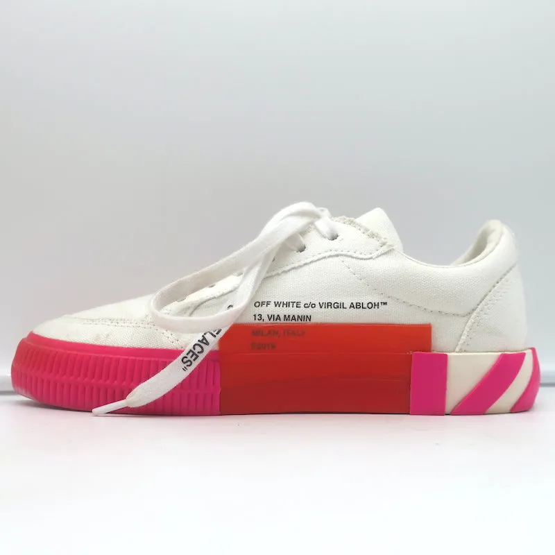 Off-White Vulkanisierte Low-Top-Sneaker Weiße Leinwand & Pink Wildleder Größe 37