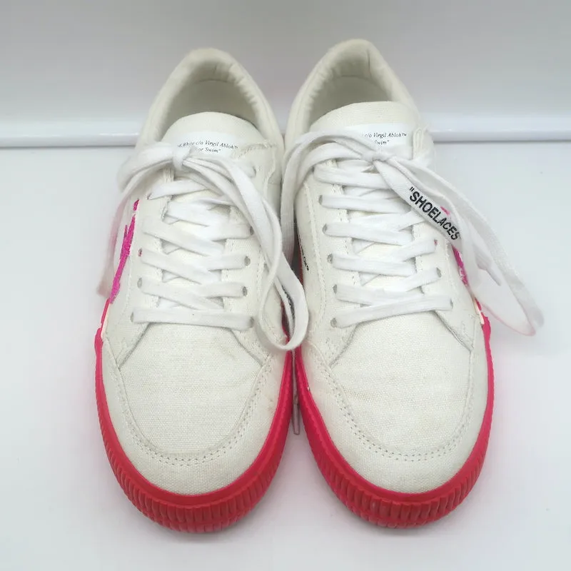 Off-White Vulkanisierte Low-Top-Sneaker Weiße Leinwand & Pink Wildleder Größe 37