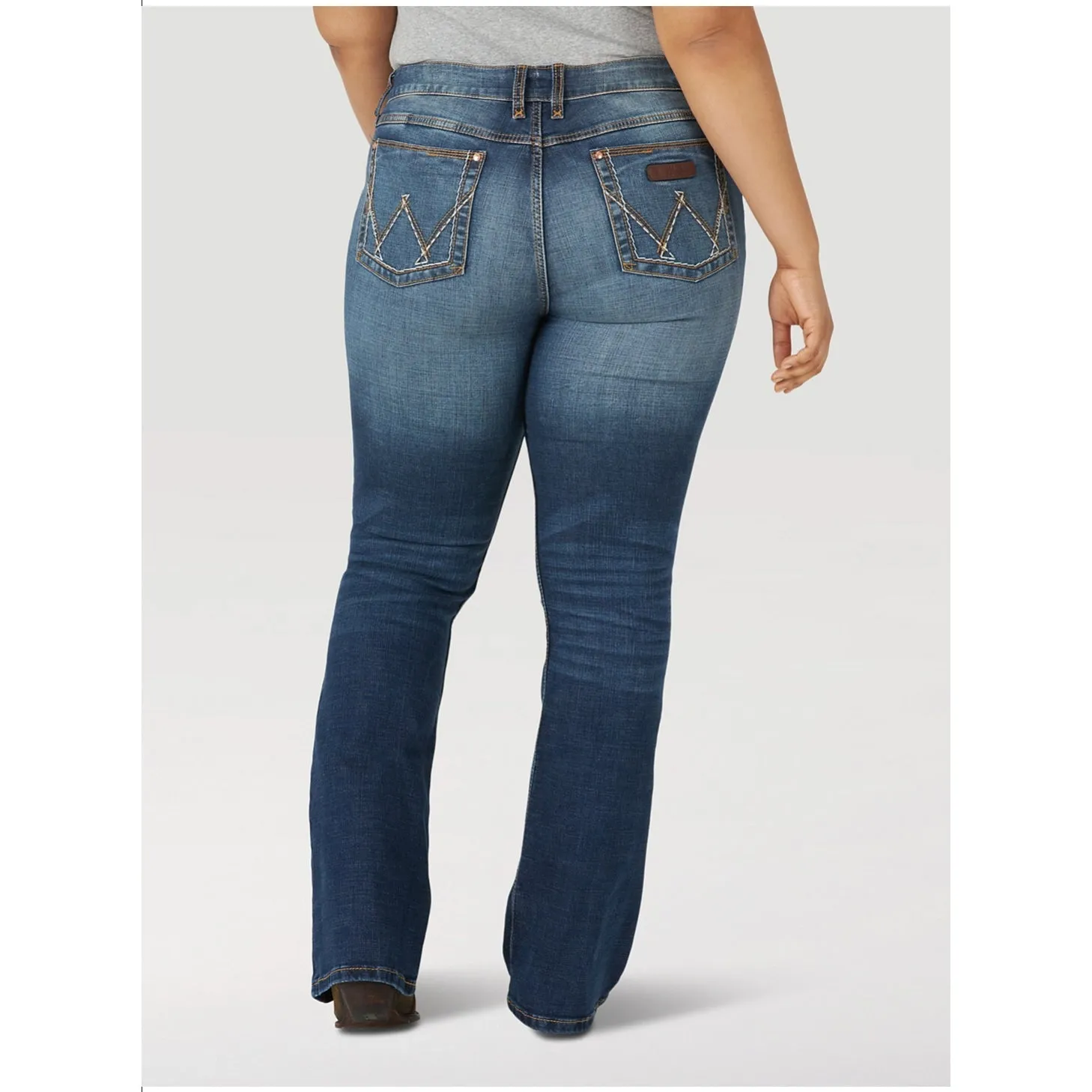 Wrangler Retro Mid Rise Jeans in Übergröße