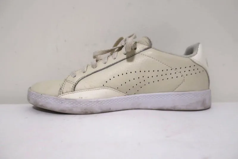 Puma Match Lo Sneakers Creme mit Patent-Lederbesatz Größe 7.5