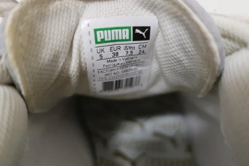 Puma Match Lo Sneakers Creme mit Patent-Lederbesatz Größe 7.5