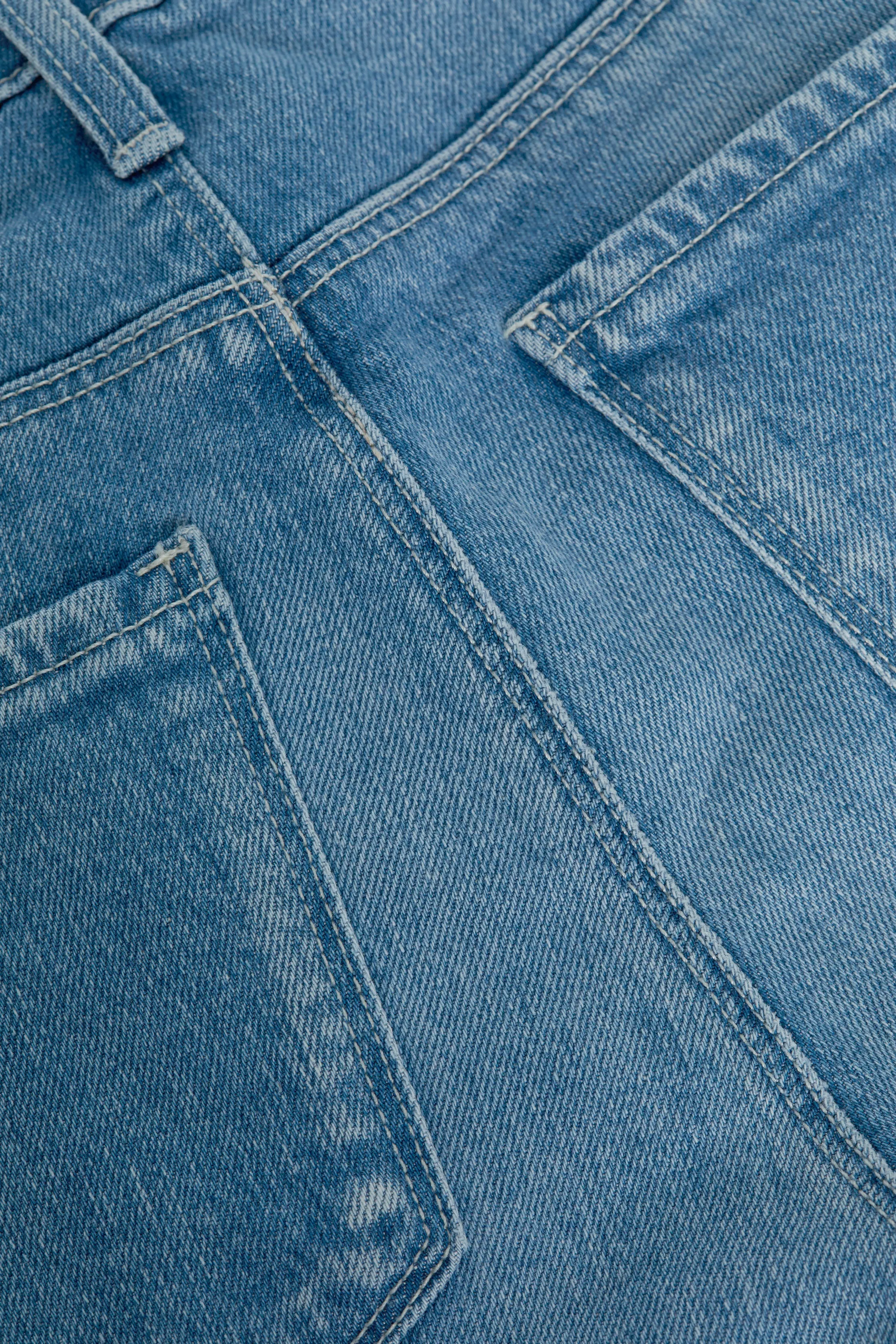 Ruth Gerade-Schnitt Jeans