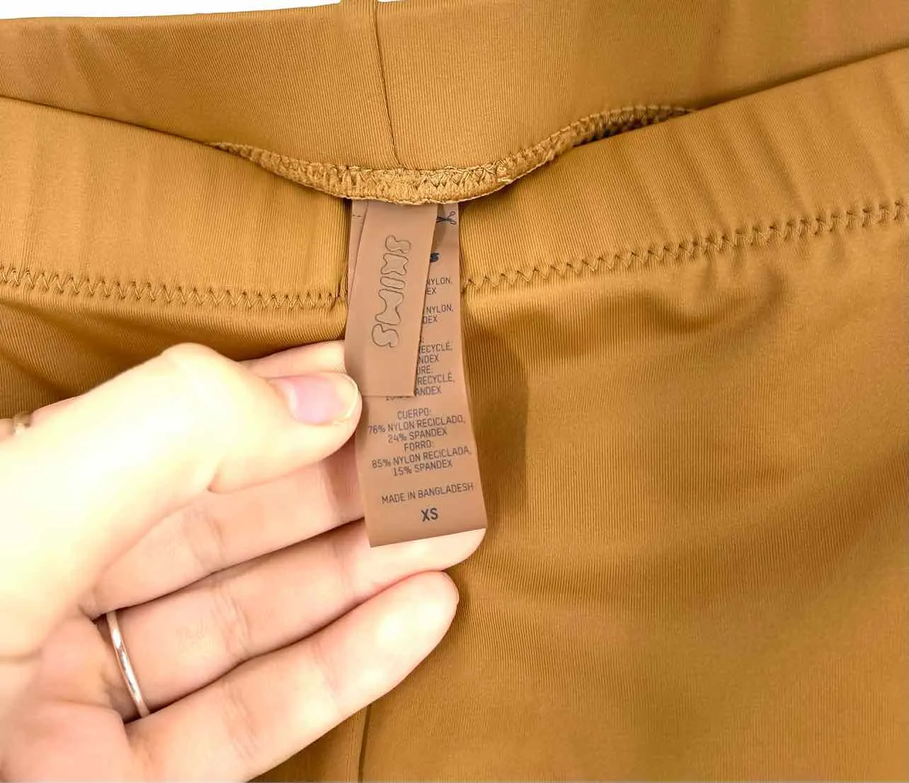 Skims Größe XS Beige Einfarbige Activewear-Shorts