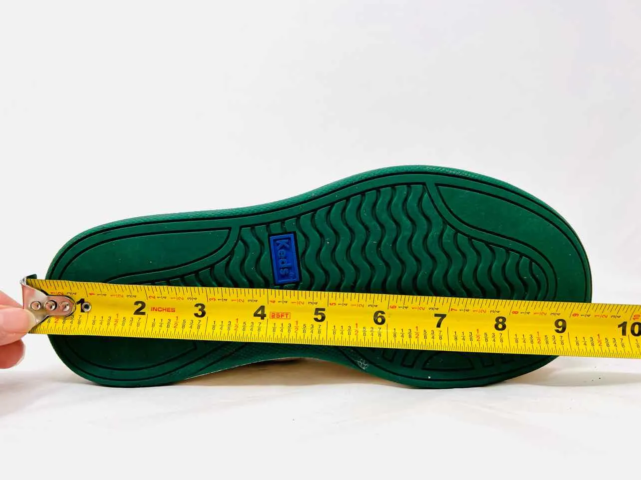 Staud Größe 6 Creme/Grüne Schnürleder-Sneaker