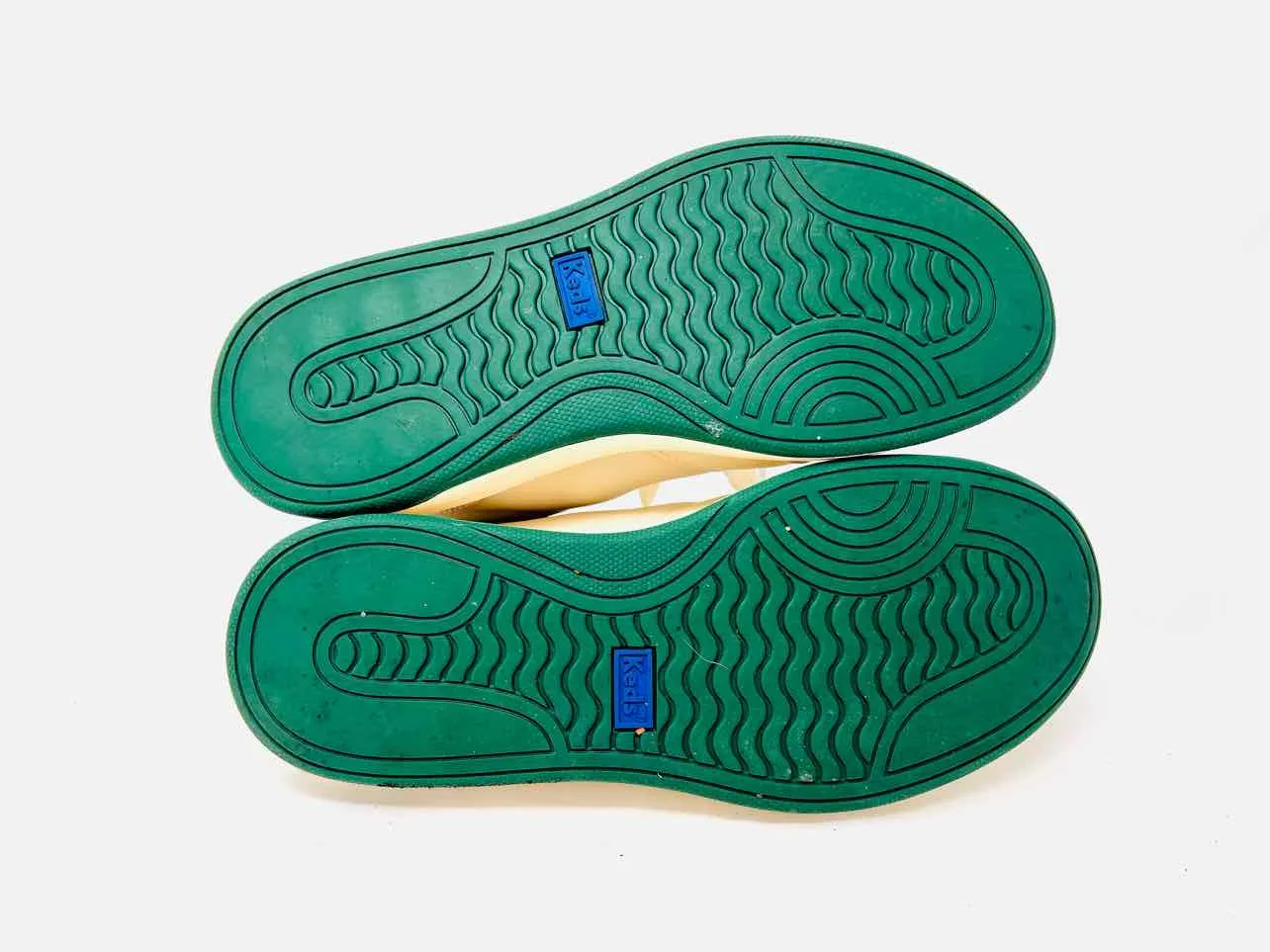 Staud Größe 6 Creme/Grüne Schnürleder-Sneaker