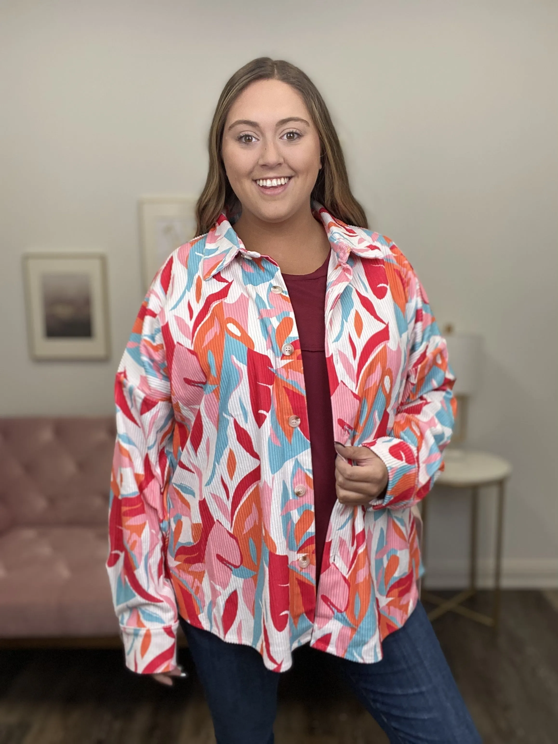 Die abstrakte Frauen-Cord-Jacke *Endgültiger Verkauf*