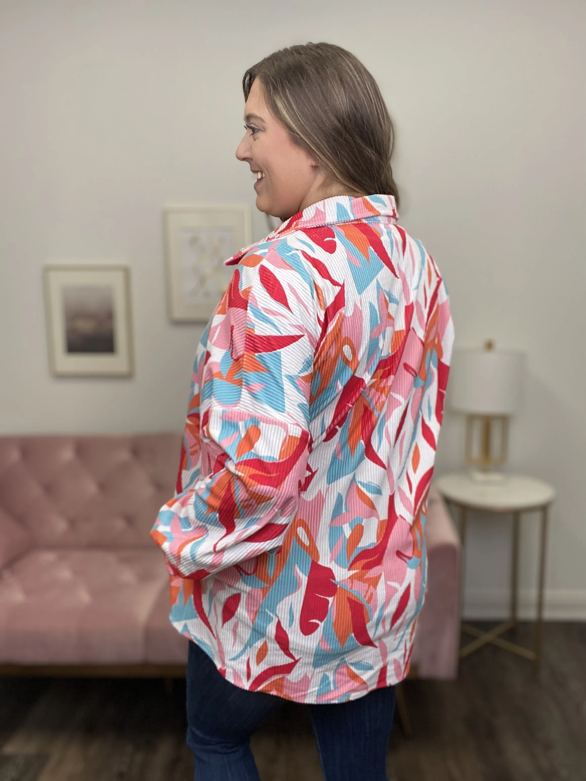 Die abstrakte Frauen-Cord-Jacke *Endgültiger Verkauf*