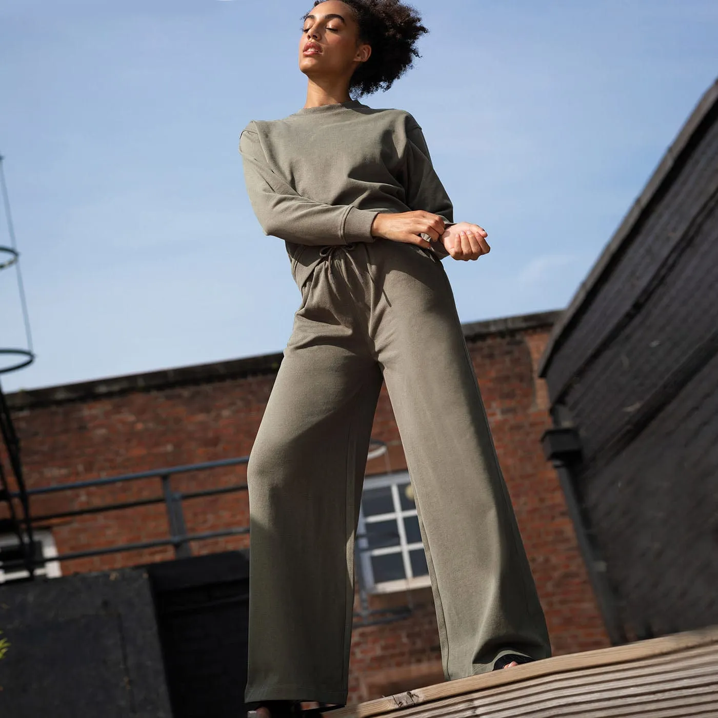 Vegane Damenmode Weite Jogginghosen | Mehrere Farben