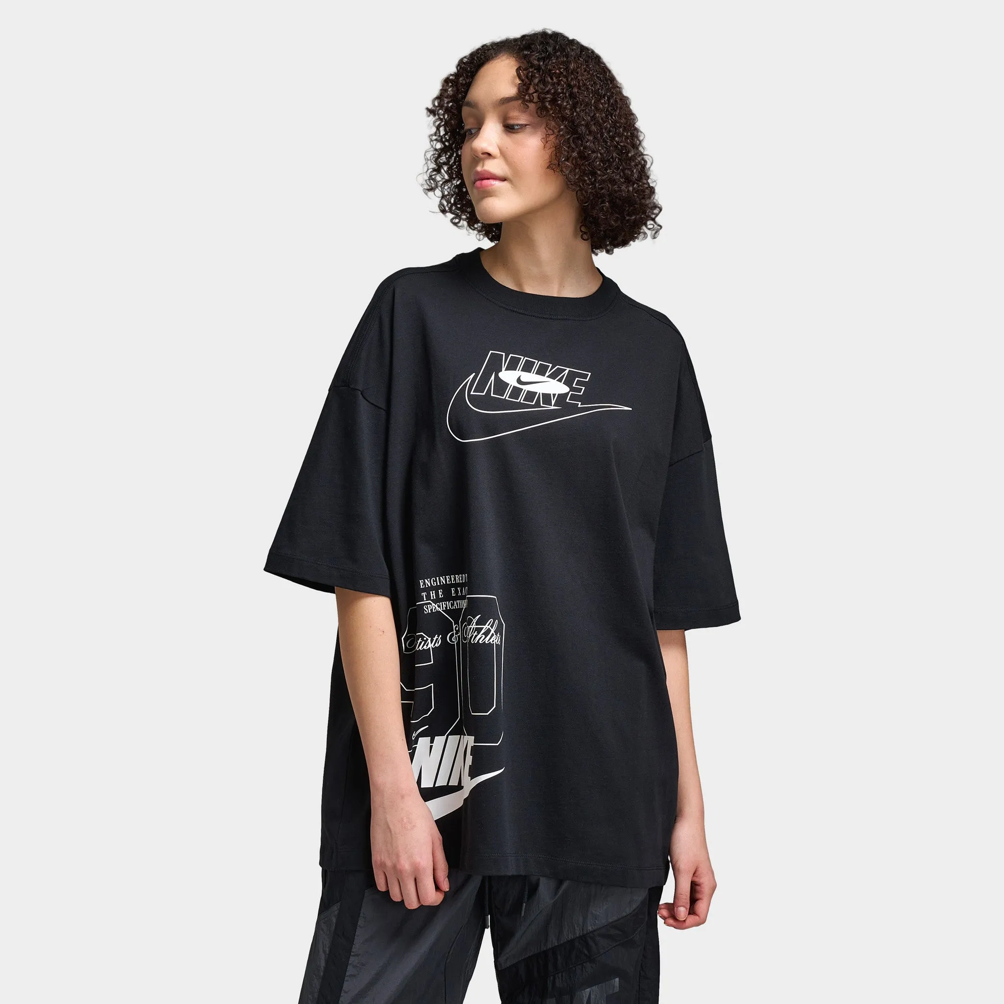 Nike Damen Nike Sportswear Damen Oversized Dance Graphic T-Shirt / Schwarz