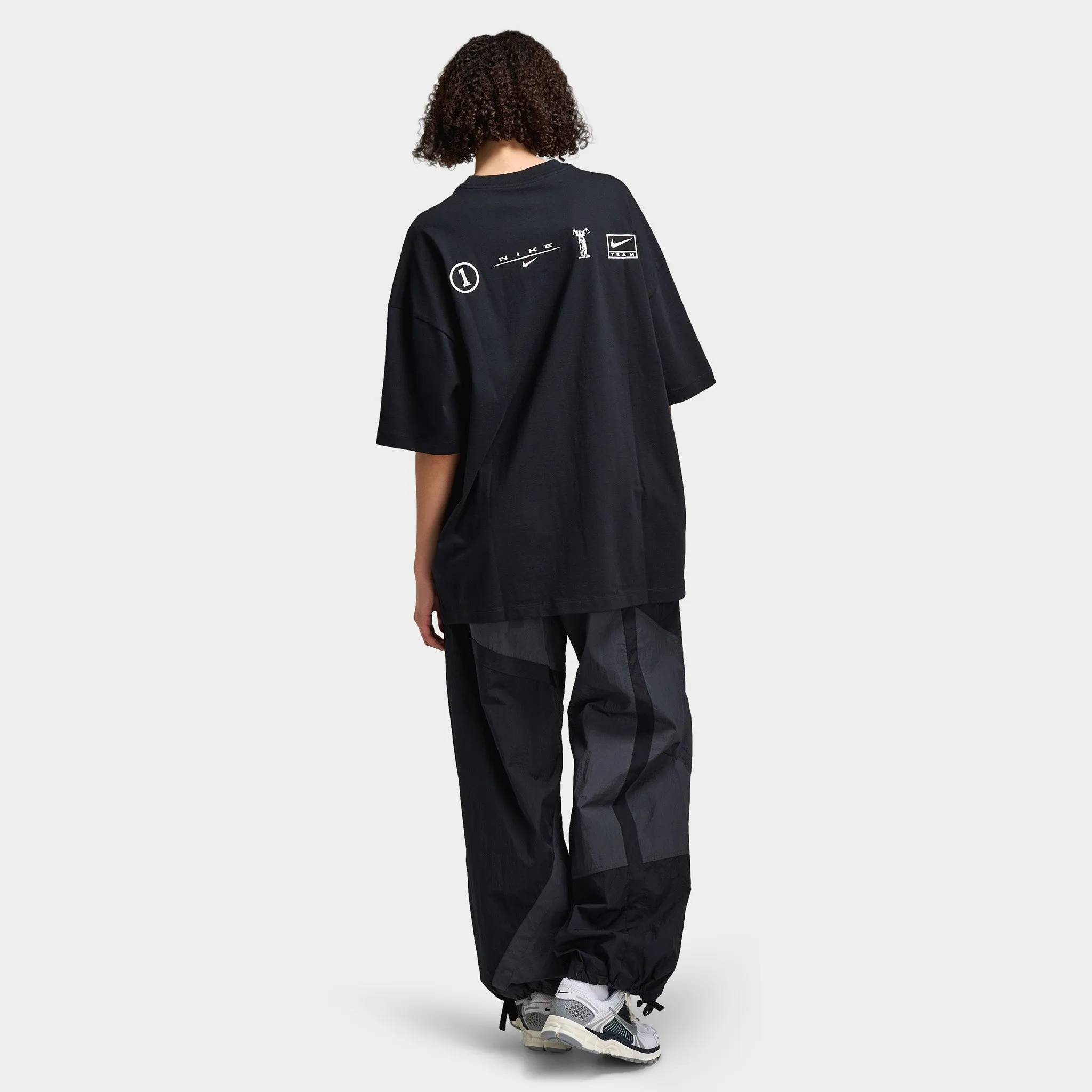 Nike Damen Nike Sportswear Damen Oversized Dance Graphic T-Shirt / Schwarz