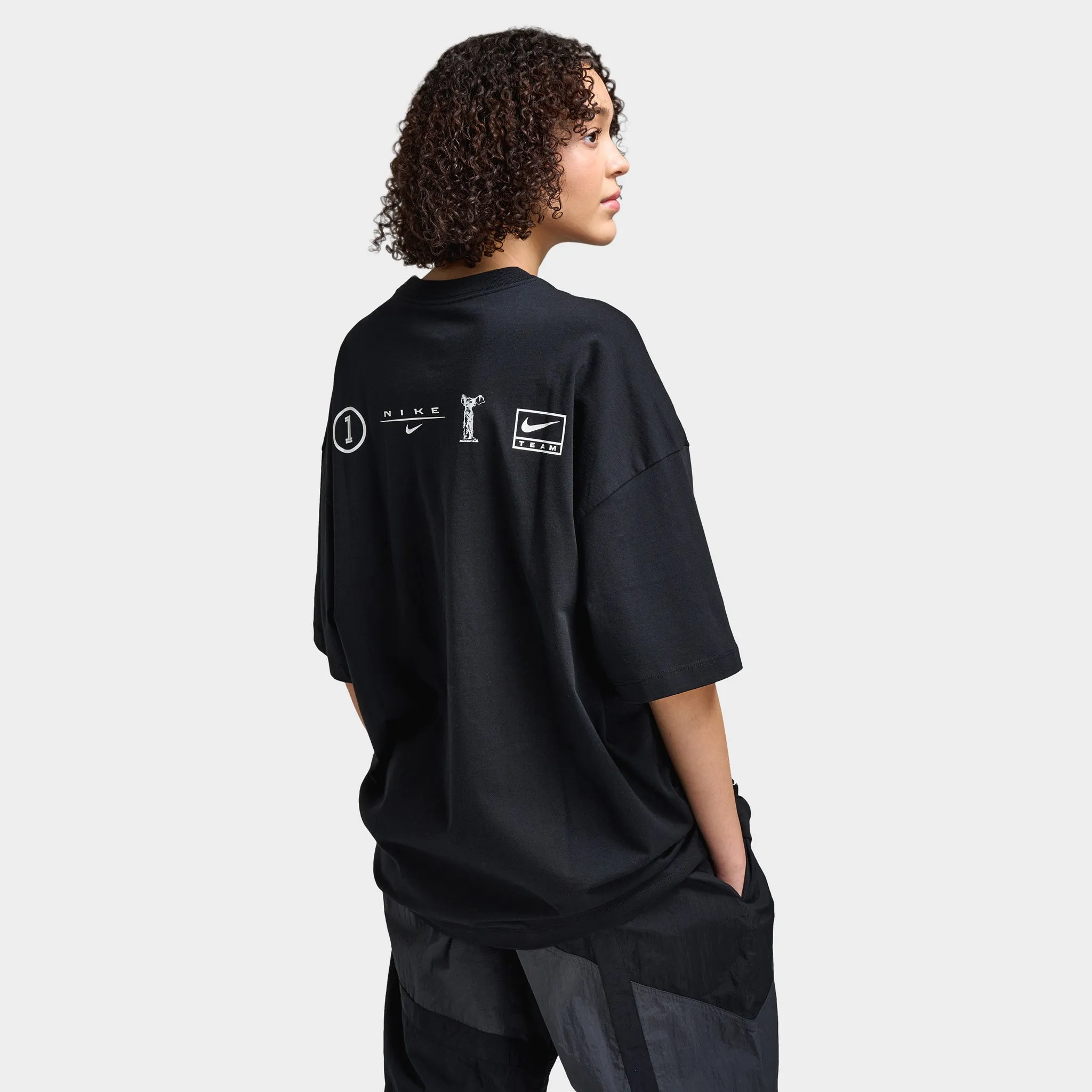 Nike Damen Nike Sportswear Damen Oversized Dance Graphic T-Shirt / Schwarz